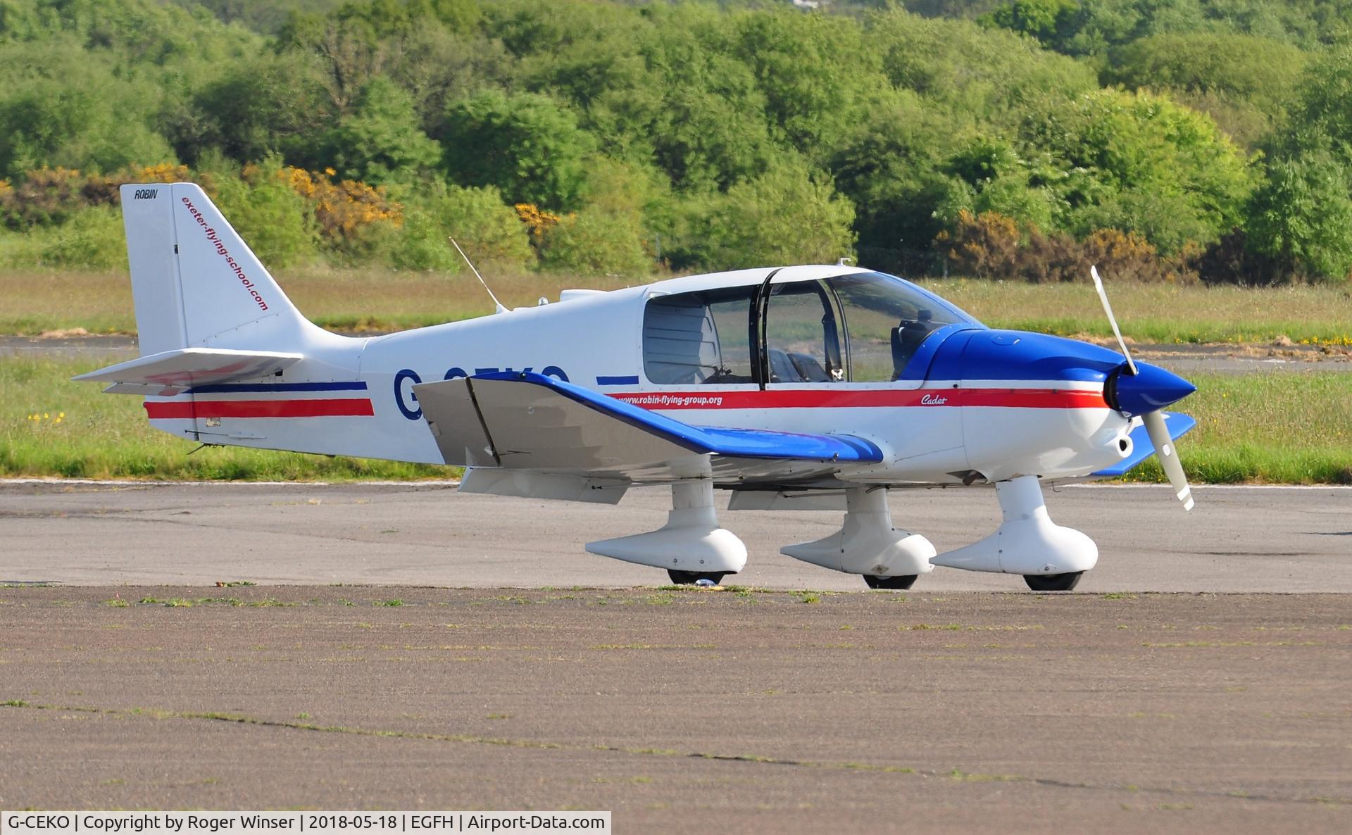 G-CEKO, 1989 Robin DR-400-100 Cadet C/N 1932, Visiting Robin Cadet.