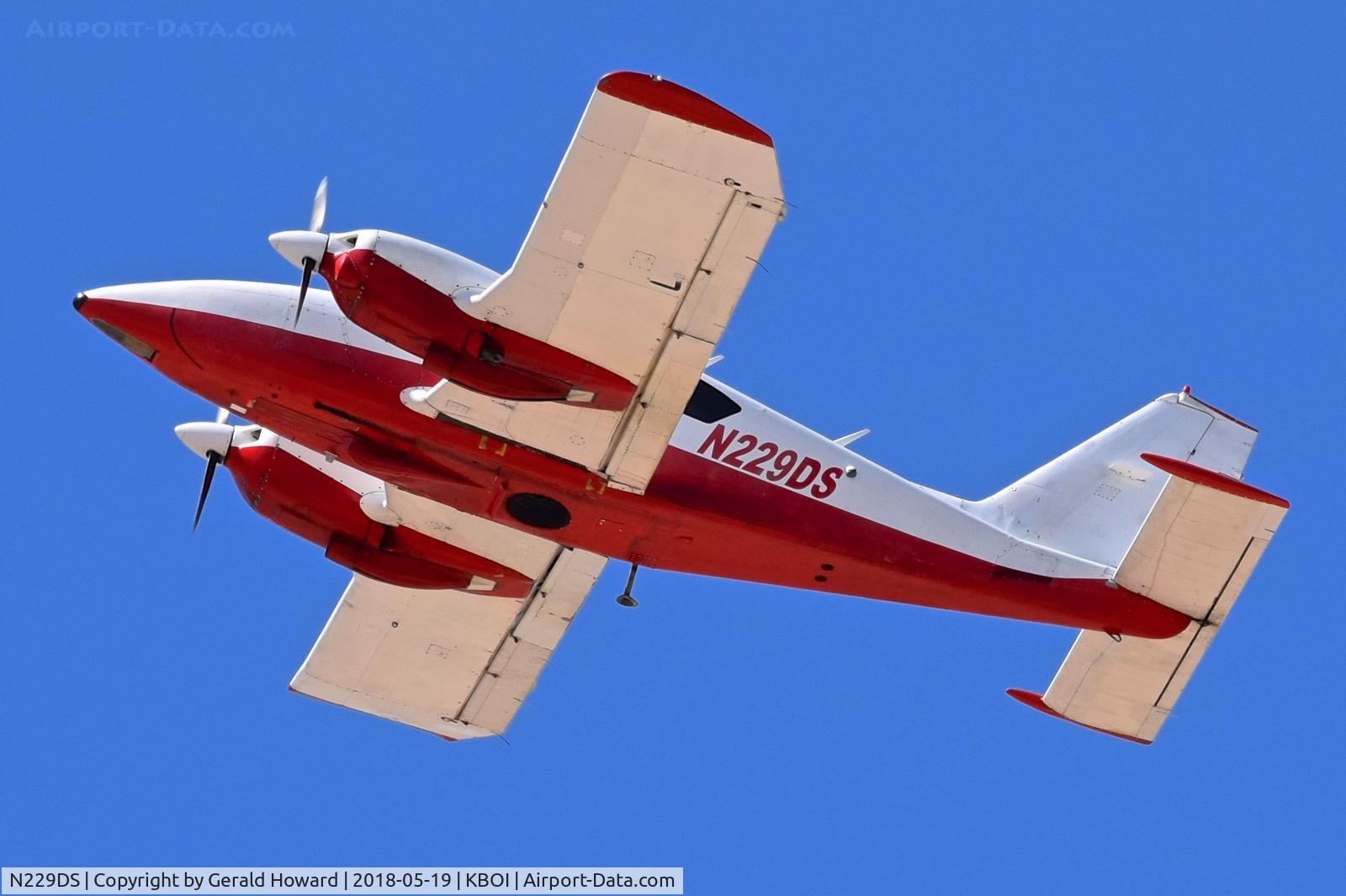 N229DS, 1979 Piper PA-23-250 Aztec C/N 277954085, Departing RWY 10L.
