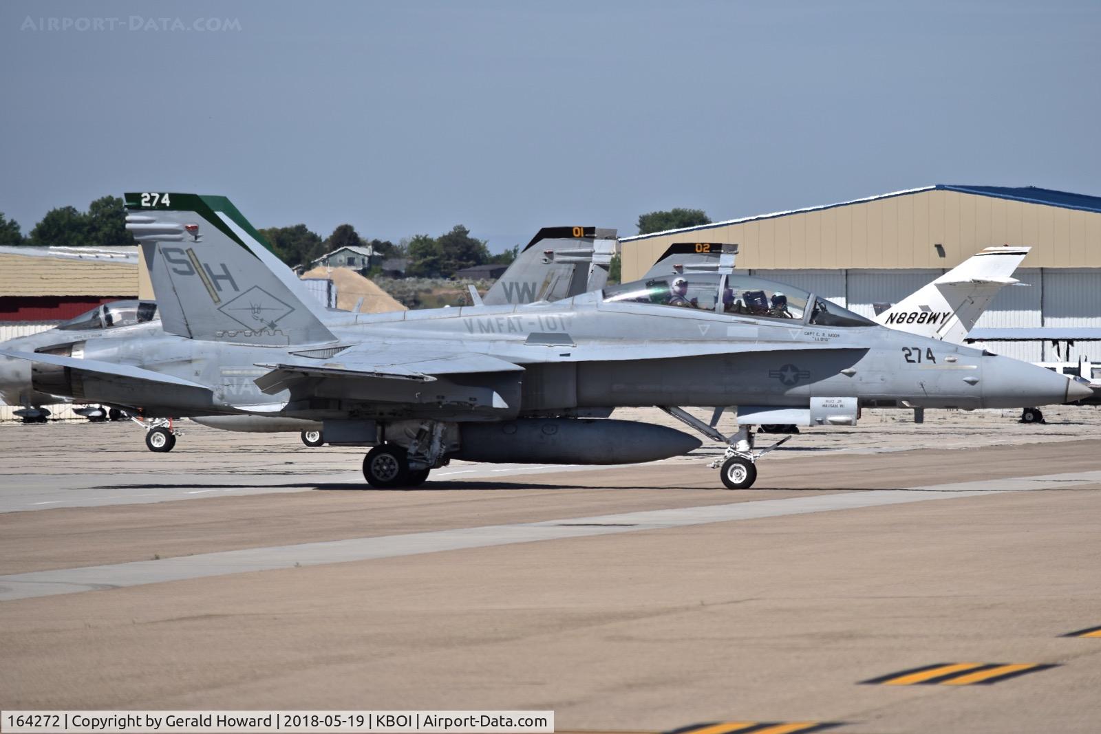 164272, 1991 McDonnell Douglas F/A-18D Hornet C/N 1035/D080, Leaving south GA ramp for RWY 10R. VMFAT-101 