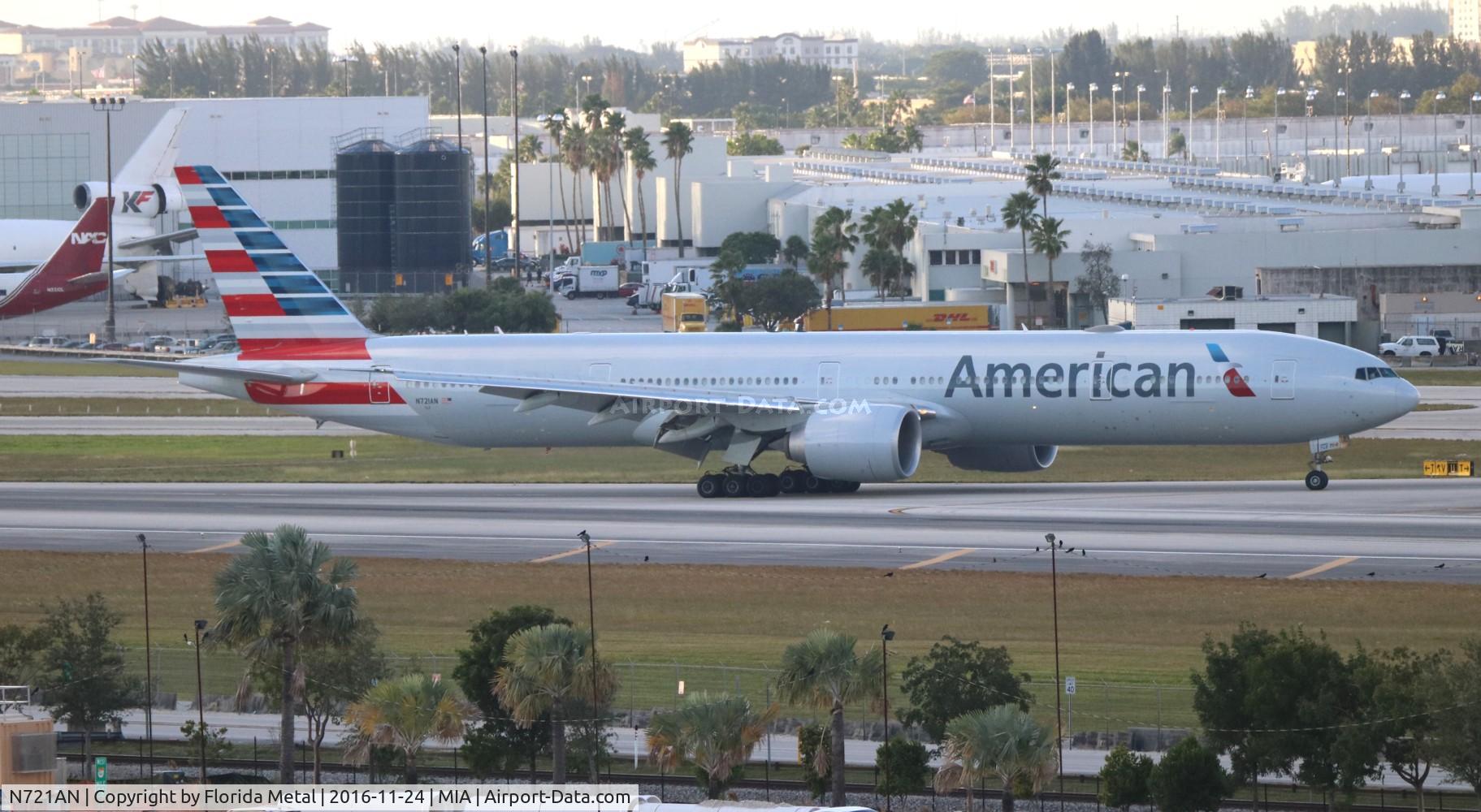 N721AN, 2013 Boeing 777-323/ER C/N 31546, American
