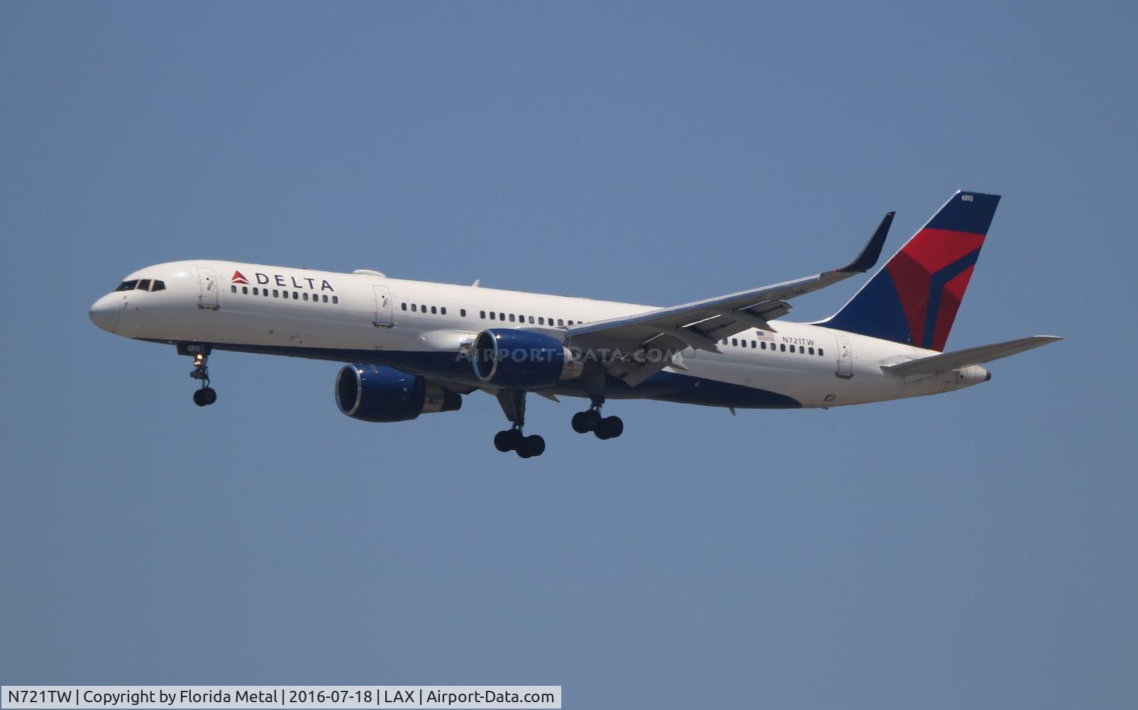 N721TW, 1999 Boeing 757-231 C/N 29954, Delta