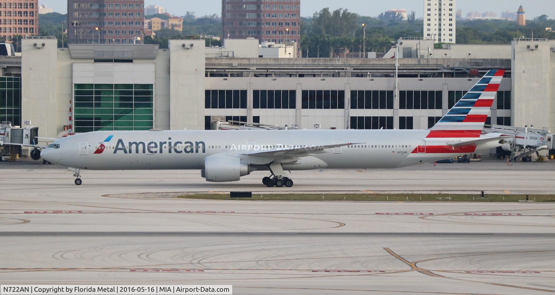 N722AN, 2013 Boeing 777-323/ER C/N 31547, American