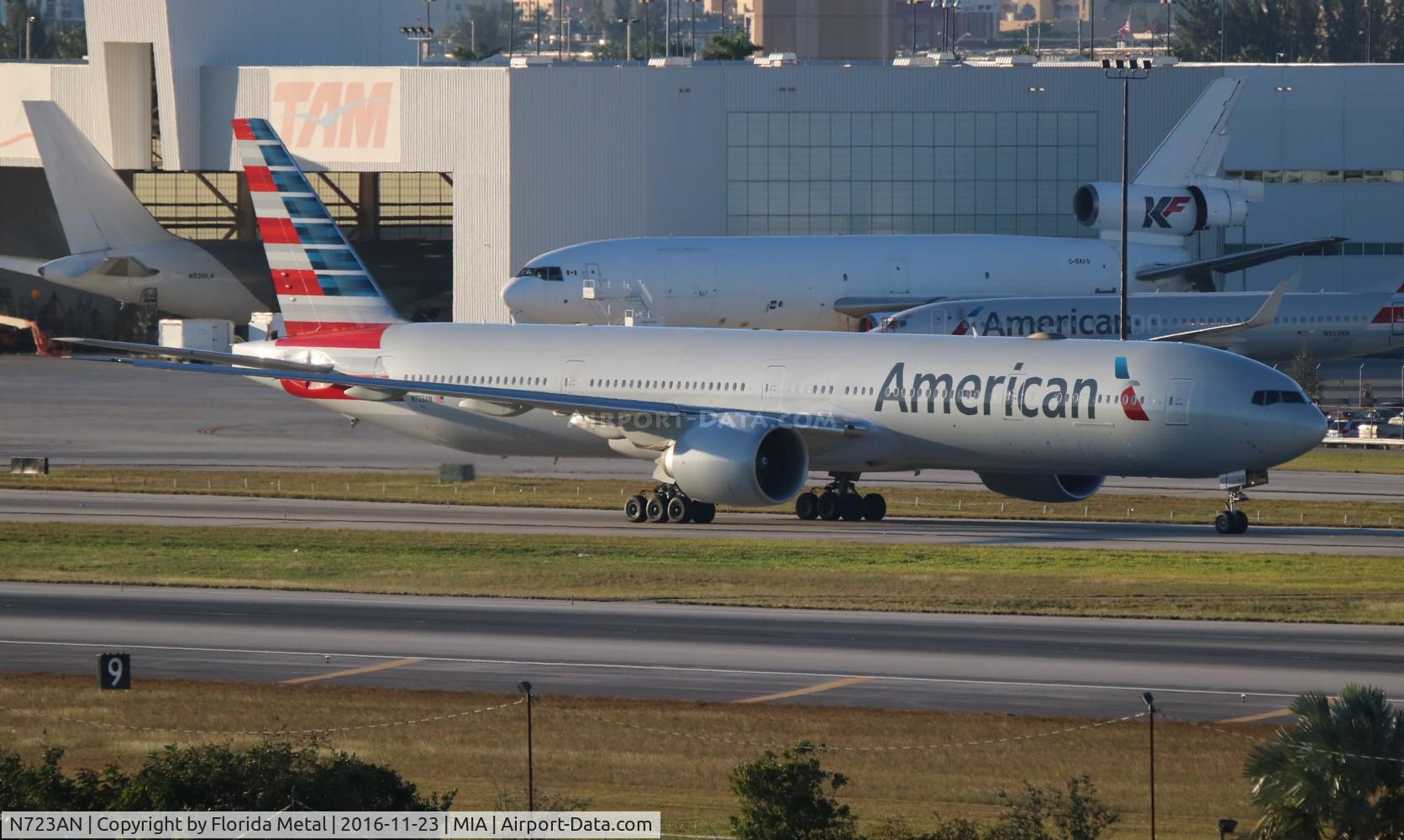 N723AN, 2013 Boeing 777-323/ER C/N 33125, American