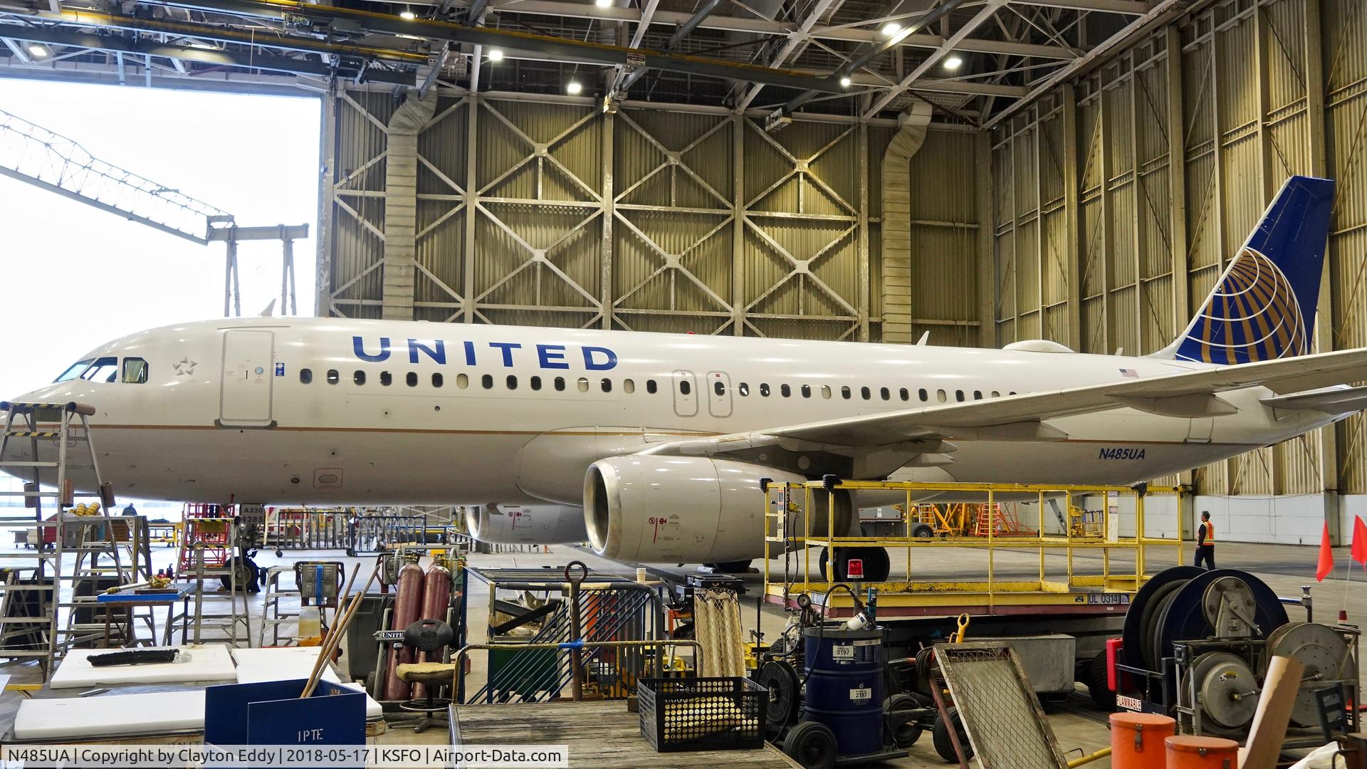 N485UA, 2001 Airbus A320-232 C/N 1617, SFO 2018.