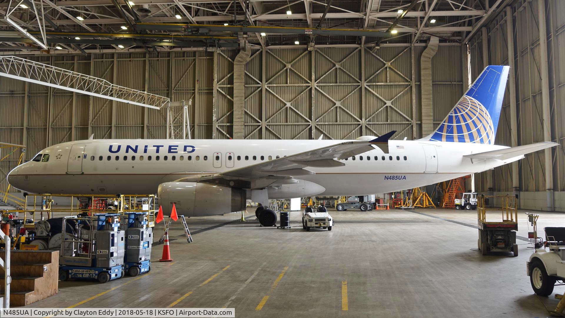 N485UA, 2001 Airbus A320-232 C/N 1617, SFO 2018.
