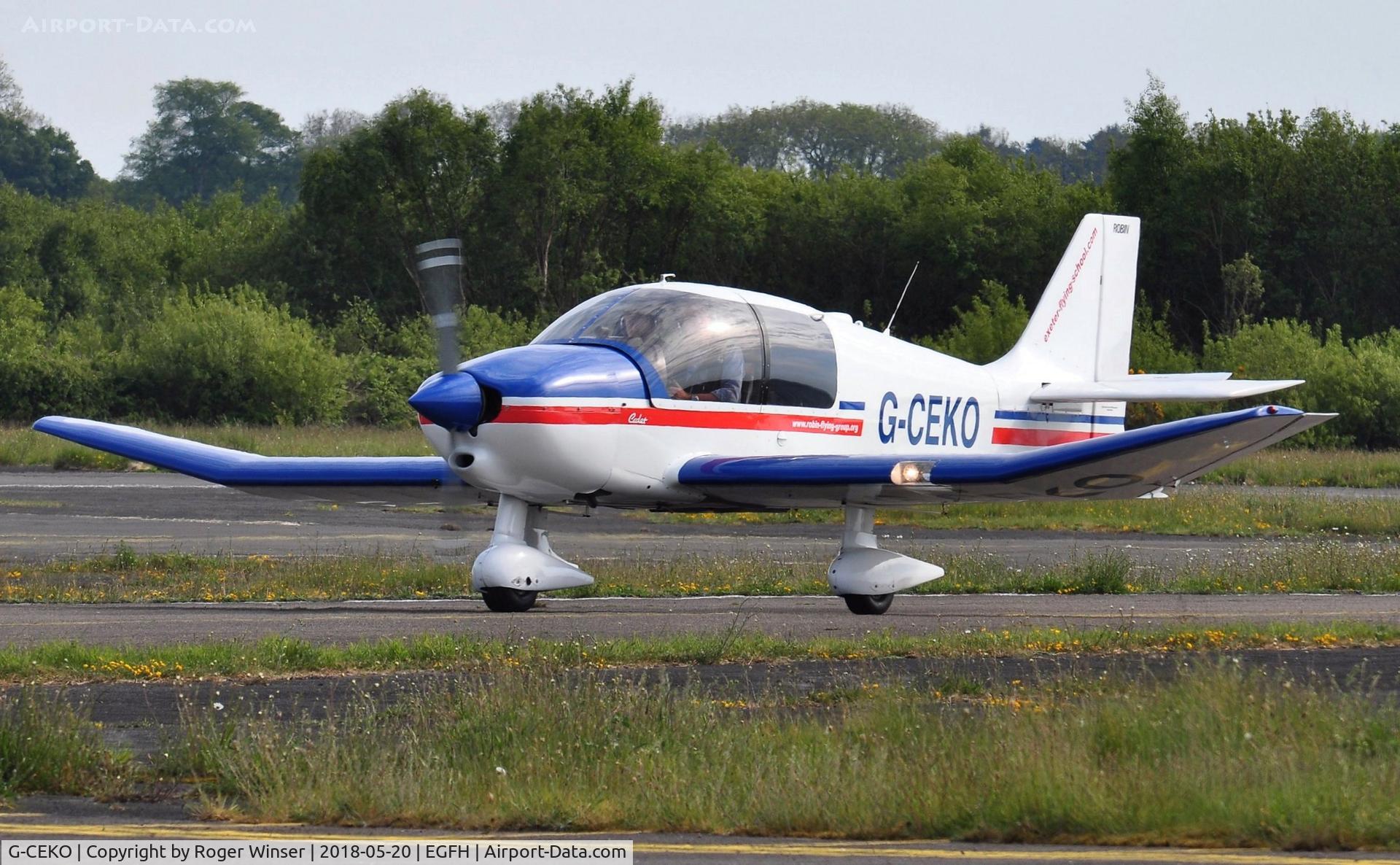 G-CEKO, 1989 Robin DR-400-100 Cadet C/N 1932, Visiting Robin Cadet.