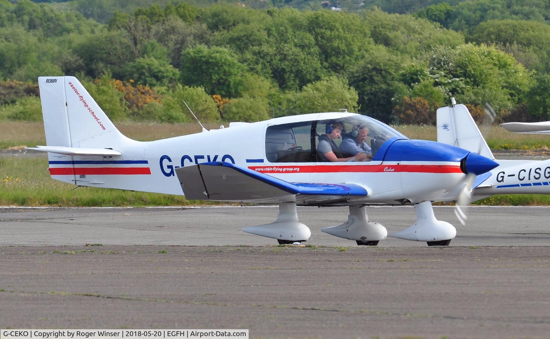 G-CEKO, 1989 Robin DR-400-100 Cadet C/N 1932, Visiting Robin Cadet.