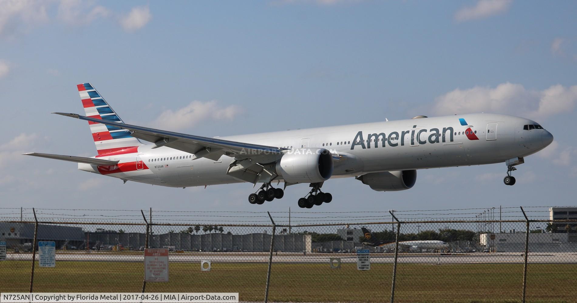 N725AN, 2013 Boeing 777-323/ER C/N 41666, American
