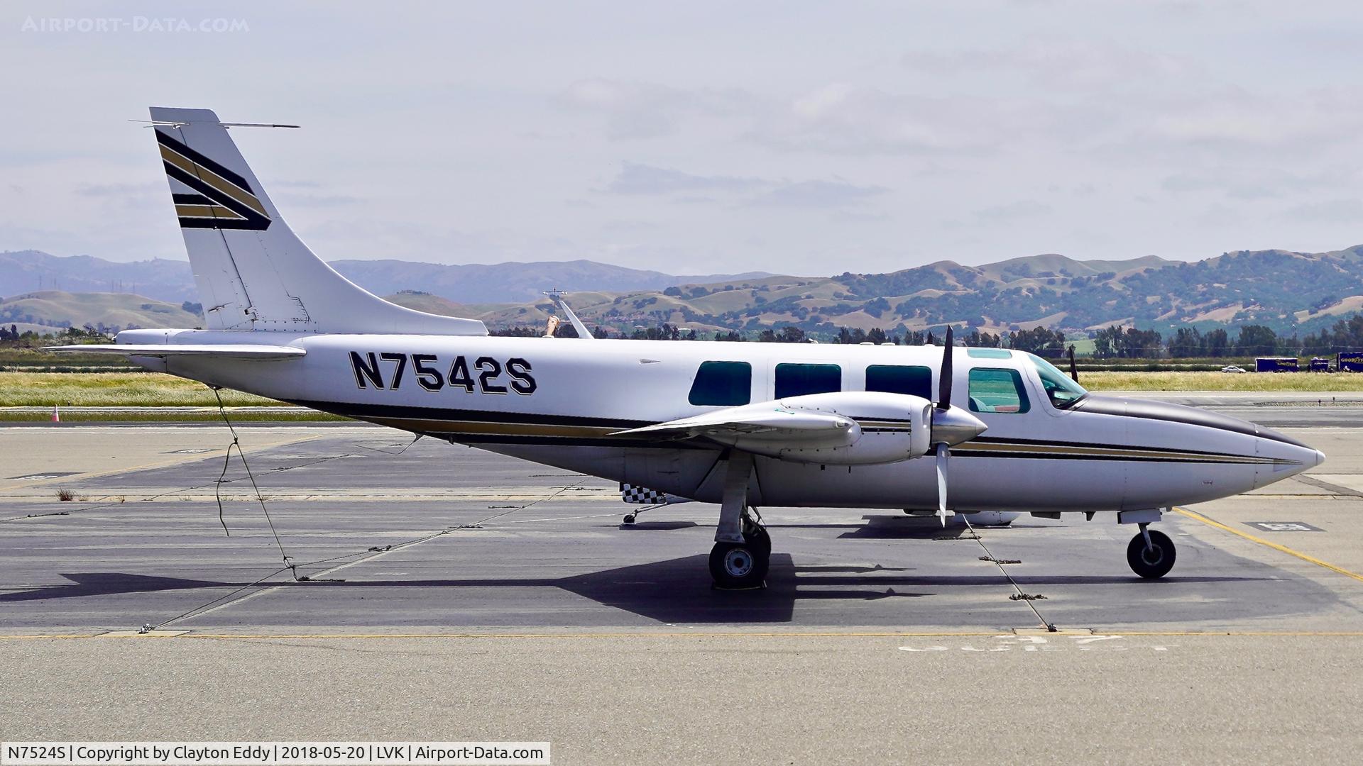 N7524S, 1974 Smith Aerostar 600 C/N 60-0156-070, Livermore Airport California 2018.
