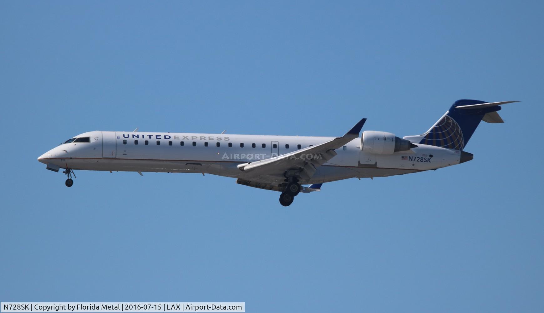 N728SK, 2005 Bombardier CRJ-701 (CL-600-2C10) Regional Jet C/N 10192, United Express