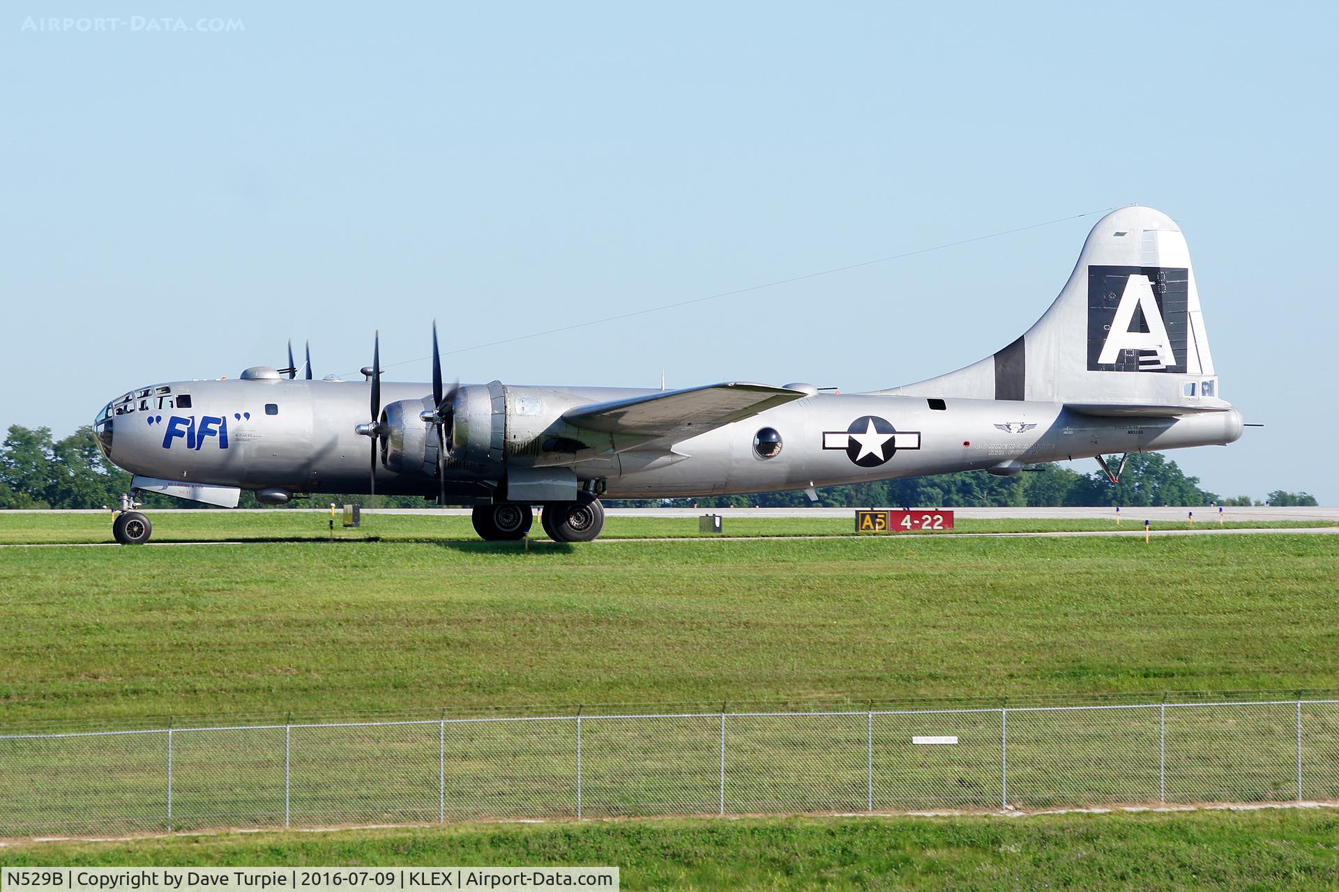 N529B, 1944 Boeing B-29A-60-BN Superfortress C/N 11547, The plane was in Lexington selling joy rides.