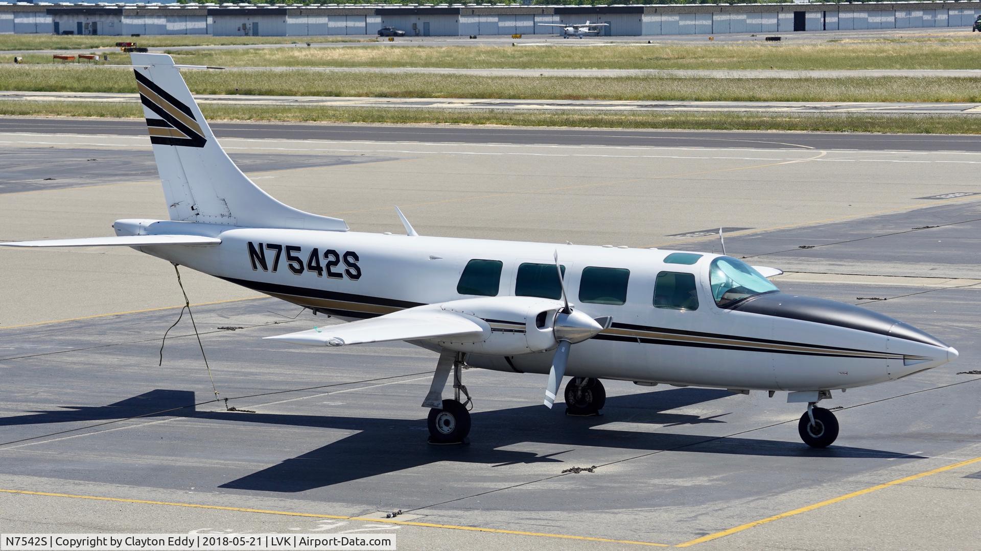 N7542S, Piper Aerostar 600 C/N 60-0173-077, Livermore Airport California 2018.