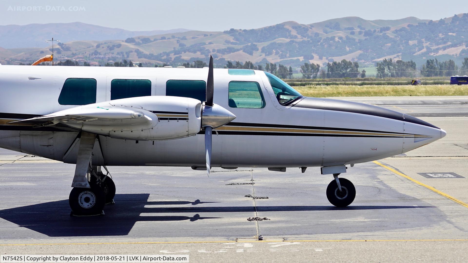 N7542S, Piper Aerostar 600 C/N 60-0173-077, Livermore Airport California 2018.