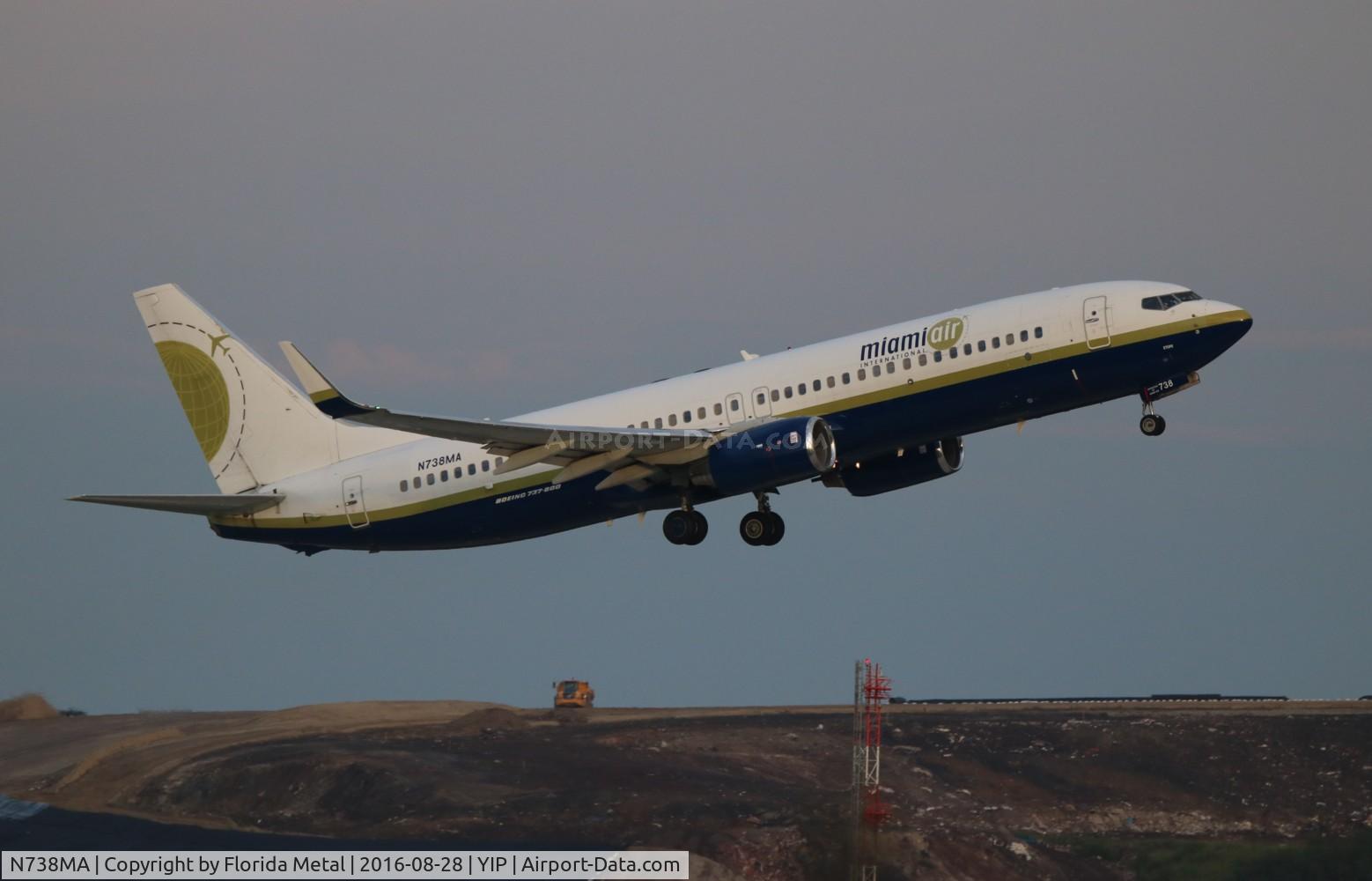 N738MA, 2004 Boeing 737-8Q8 C/N 32799, Miami Air