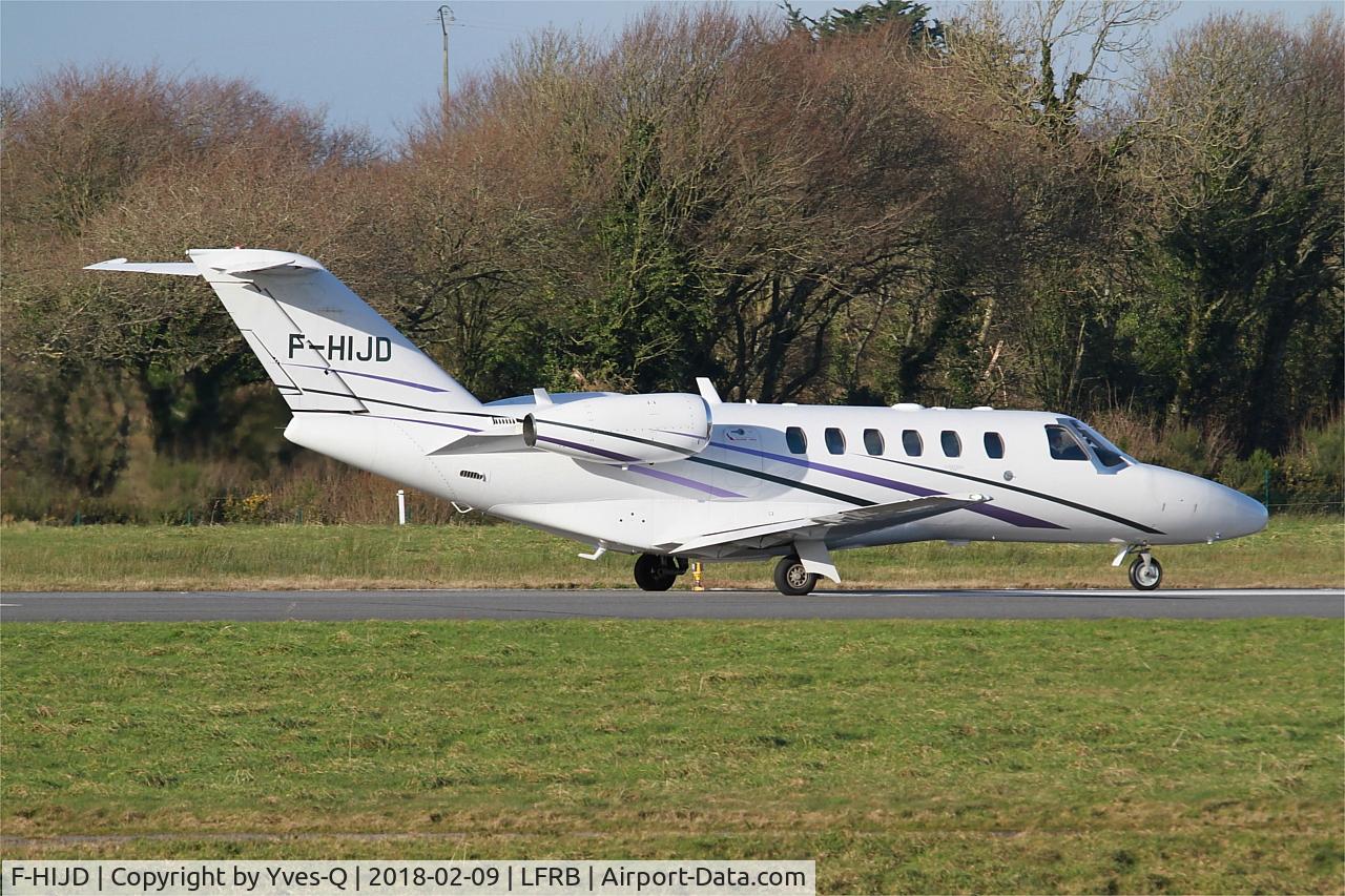 F-HIJD, 2010 Cessna 525A CitationJet CJ2+ C/N 525A-0462, Cessna CitationJet CJ2, Taxiing rwy 25L, Brest-Bretagne airport (LFRB-BES)