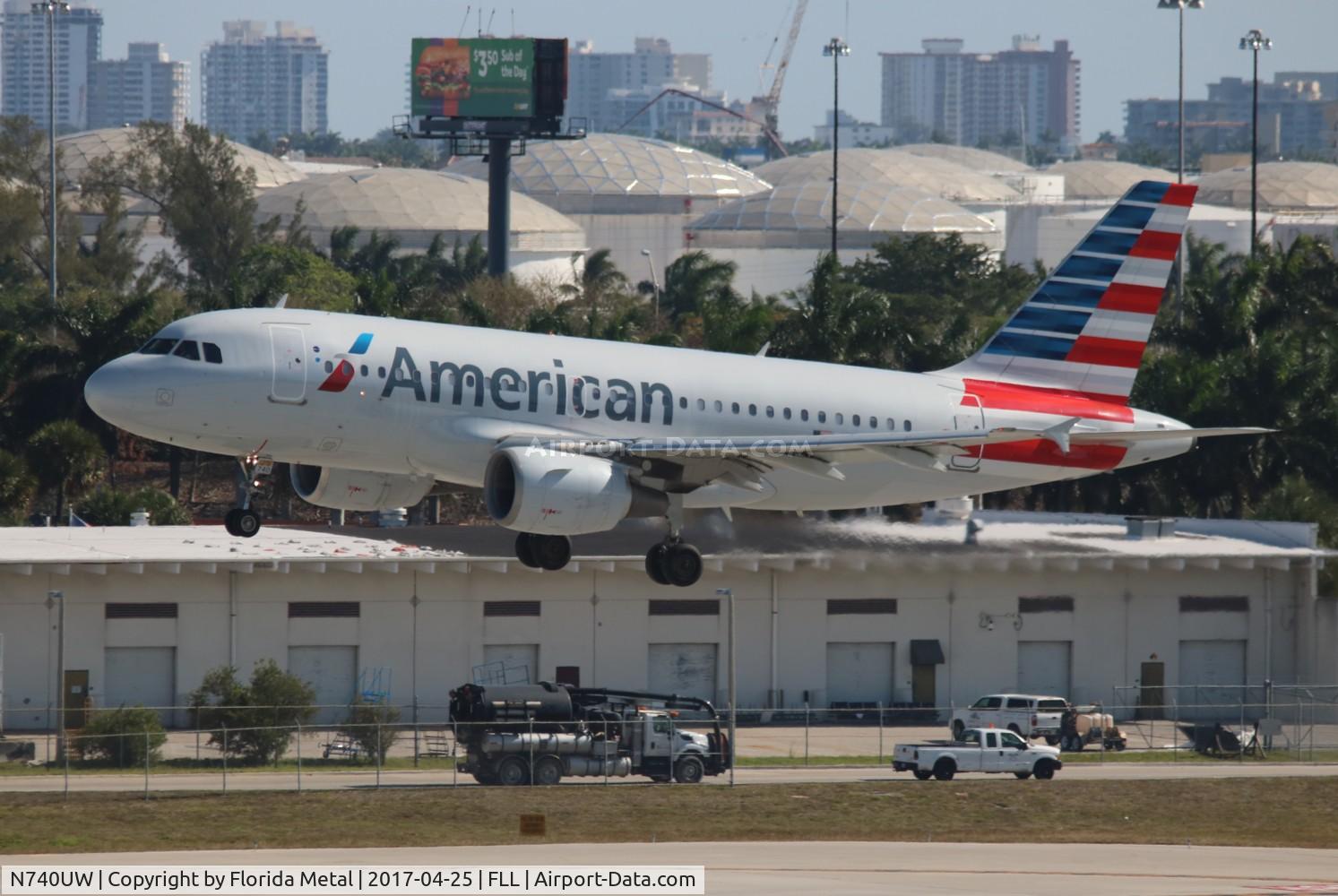 N740UW, 2000 Airbus A319-112 C/N 1265, American