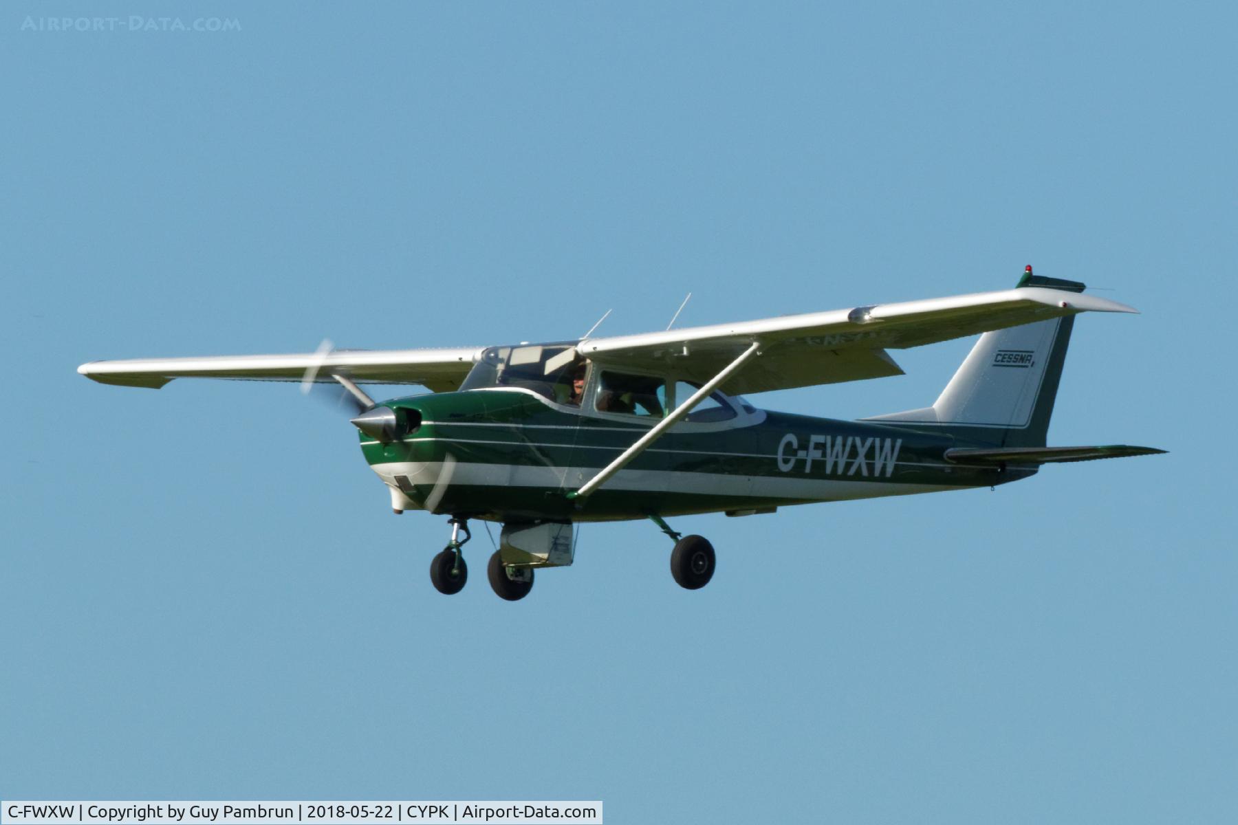 C-FWXW, 1968 Cessna 172I C/N 17256653, Landing