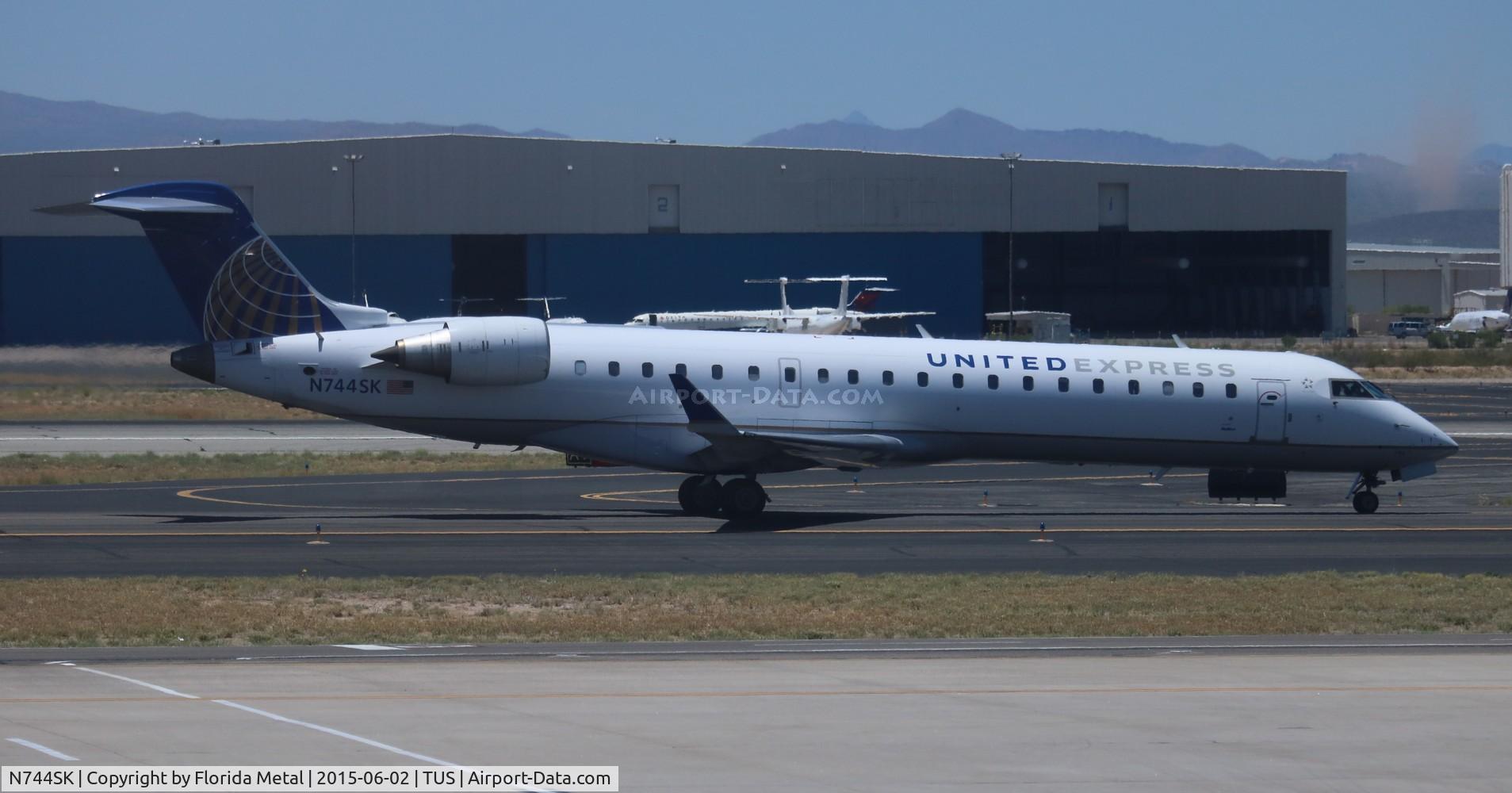 N744SK, 2005 Bombardier CRJ-701 (CL-600-2C10) Regional Jet C/N 10200, United Express