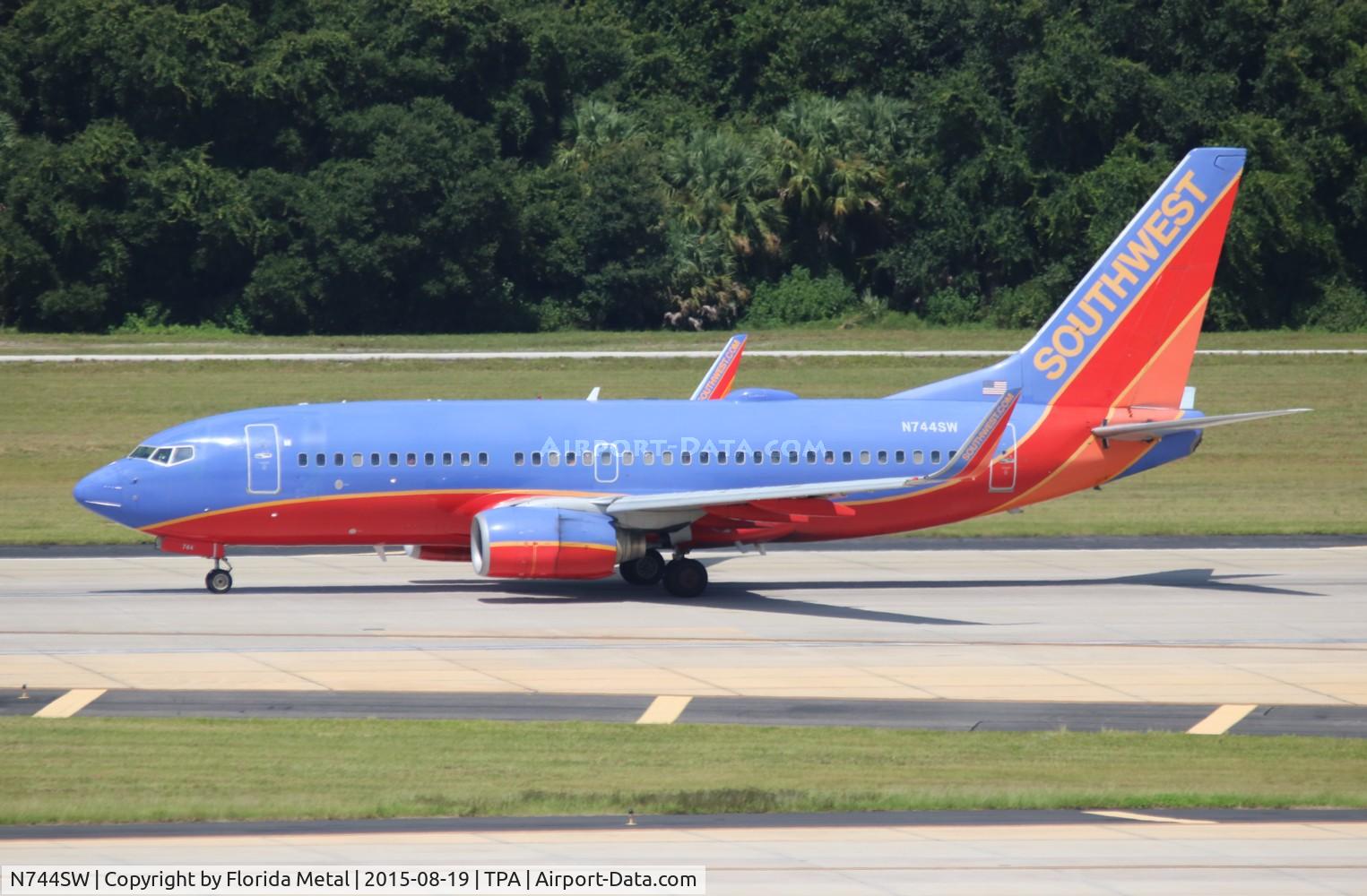 N744SW, 1999 Boeing 737-7H4 C/N 29490, Southwest