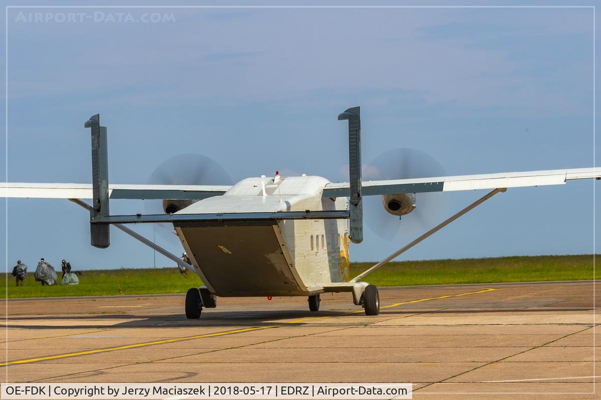 OE-FDK, 1972 Short SC-7 Skyvan 3A-100 C/N SH.1901, 1972 Short SC-7 Skyvan S3