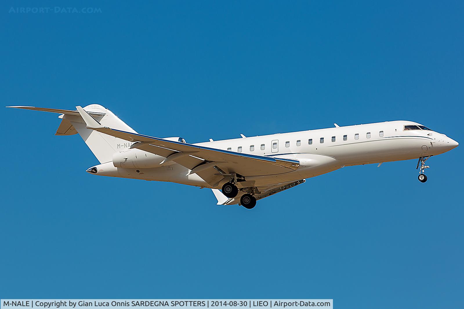 M-NALE, 2012 Bombardier BD700-1A10 Global Express C/N 9450, LANDING 05