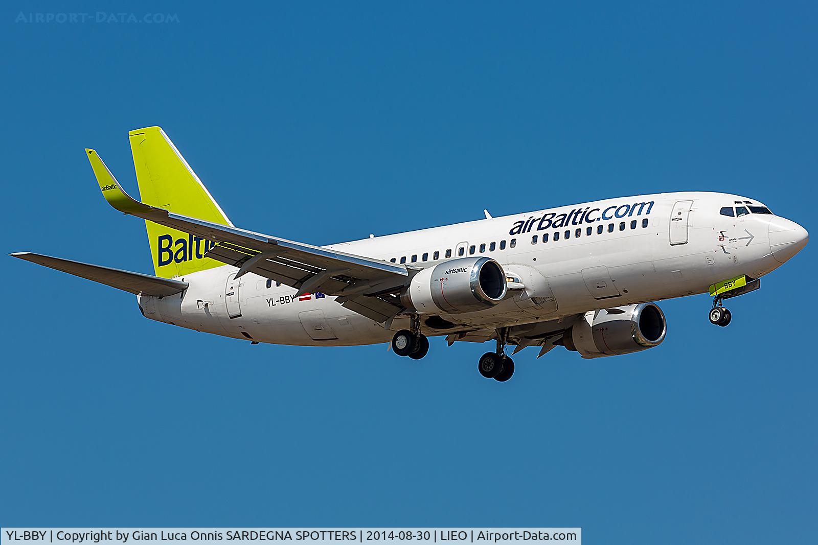 YL-BBY, 1999 Boeing 737-36Q C/N 30335, LANDING 05