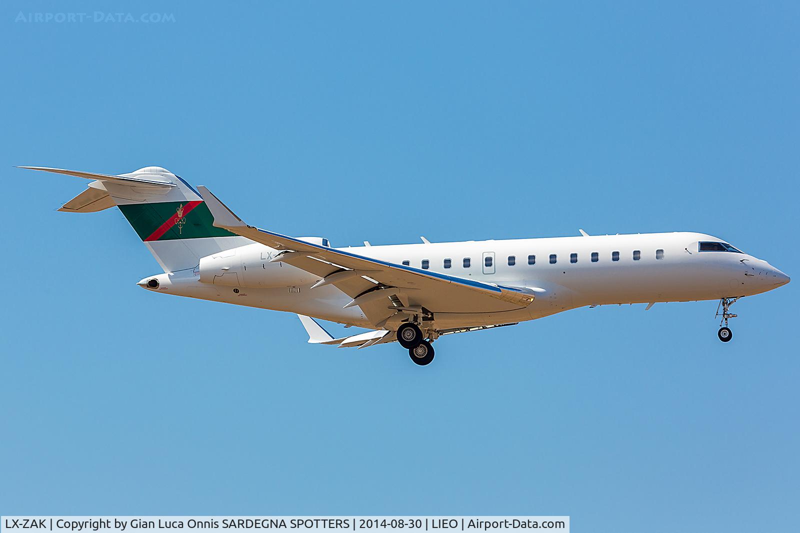 LX-ZAK, 2006 Bombardier BD-700-1A11 Global 5000 C/N 9204, LANDING 05