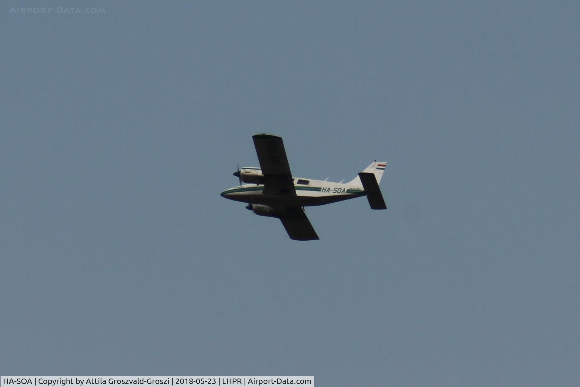 HA-SOA, Piper PA-34-200T Seneca C/N 34-7250186, LHPR - Györ-Pér Airport, Hungary