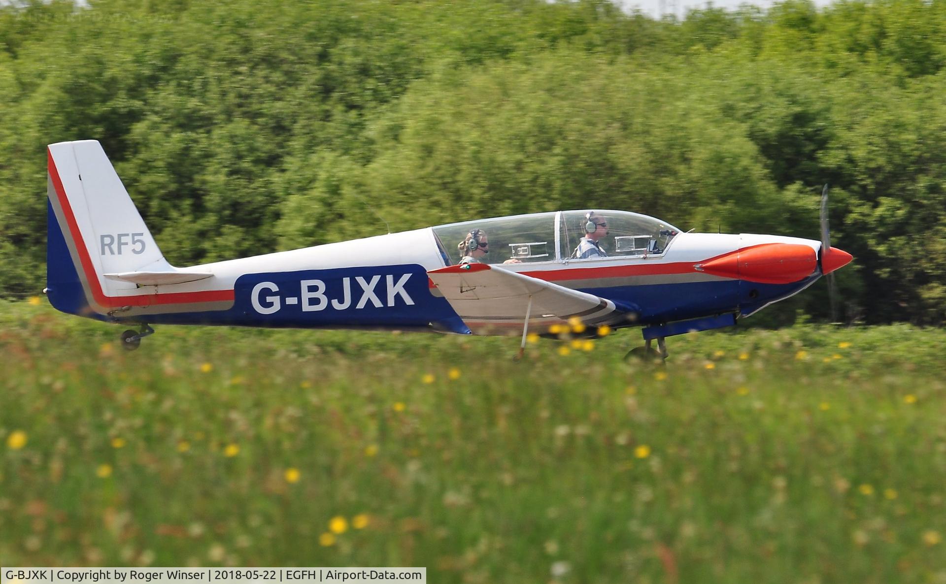 G-BJXK, 1970 Sportavia-Putzer RF-5 C/N 5054, Visiting RF-5 powered sailplane departing Runway 04.