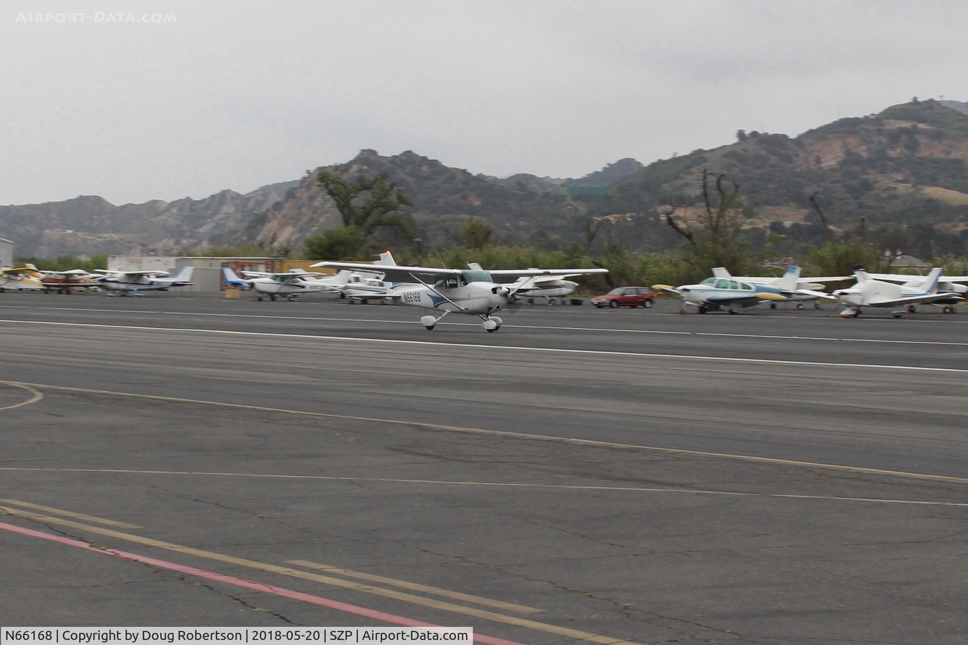 N66168, 1983 Cessna 172P C/N 17275974, 1983 Cessna 172P SKYHAWK, Lycoming O-320-D2J 160 Hp, landing roll Rwy 22