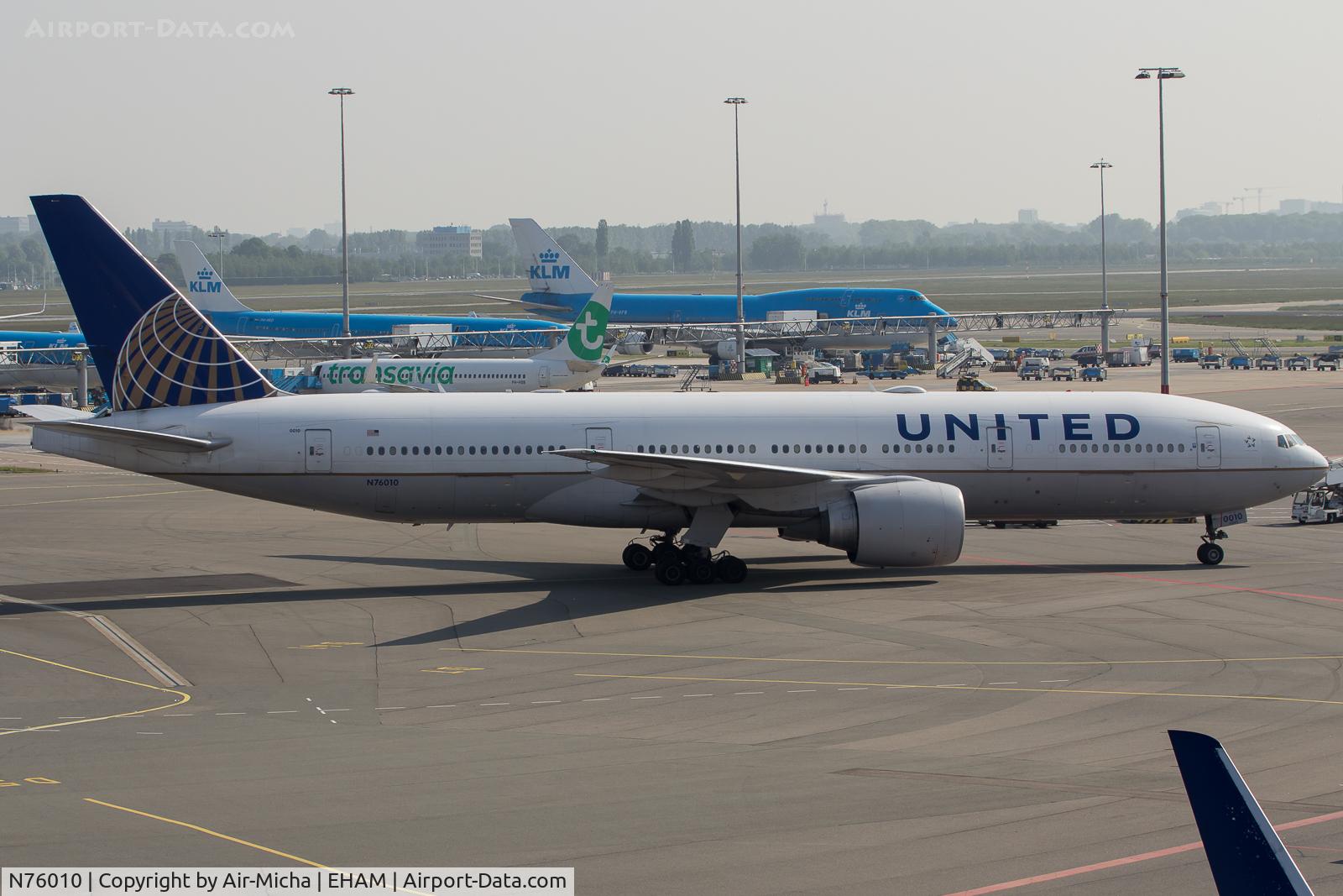 N76010, 1999 Boeing 777-224/ER C/N 29480, United Airlines