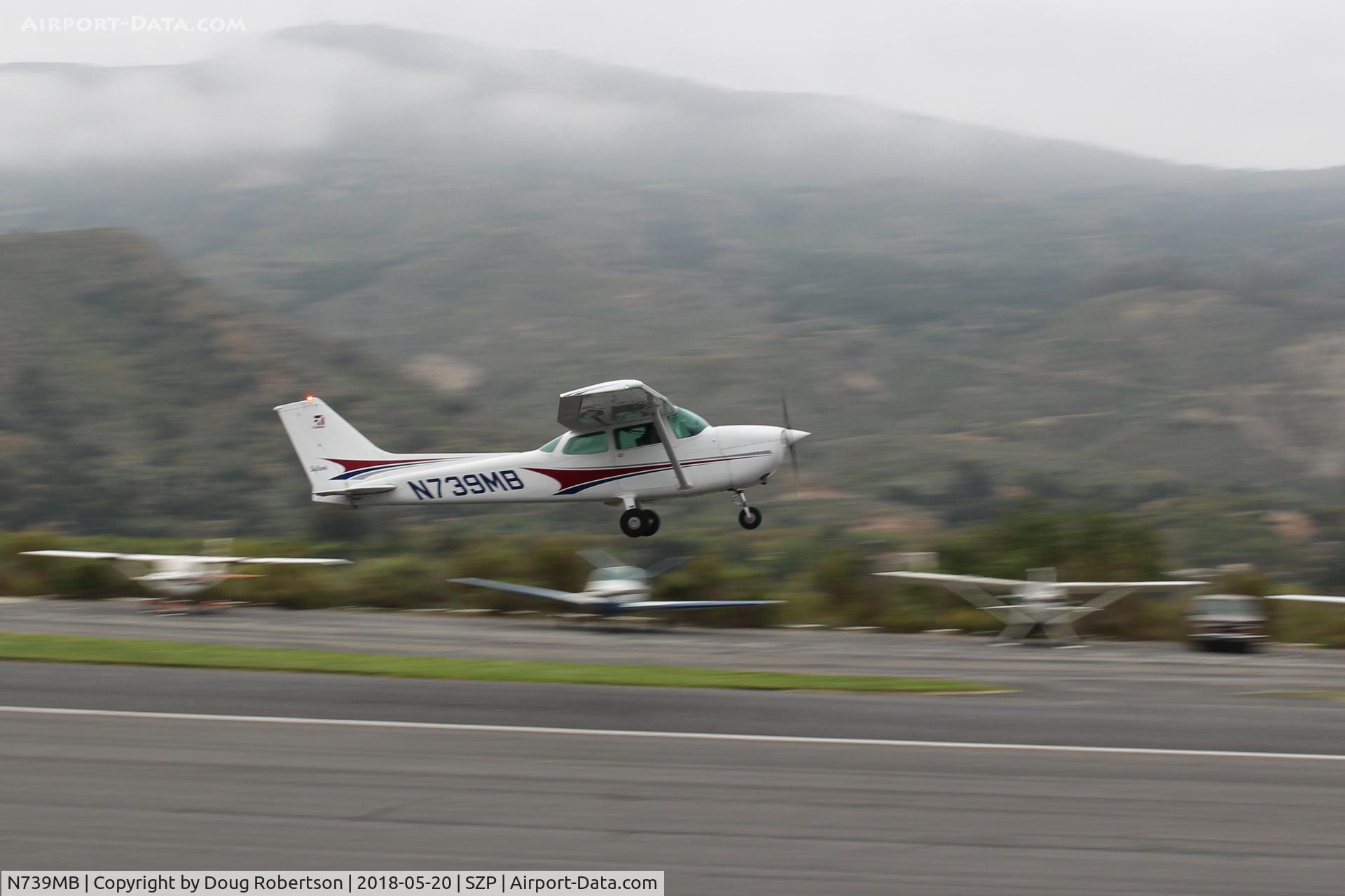 N739MB, 1978 Cessna 172N C/N 17270641, 1978 Cessna 172N SKYHAWK, Lycoming O-320 H2AD 160 Hp, takeoff climb Rwy 22