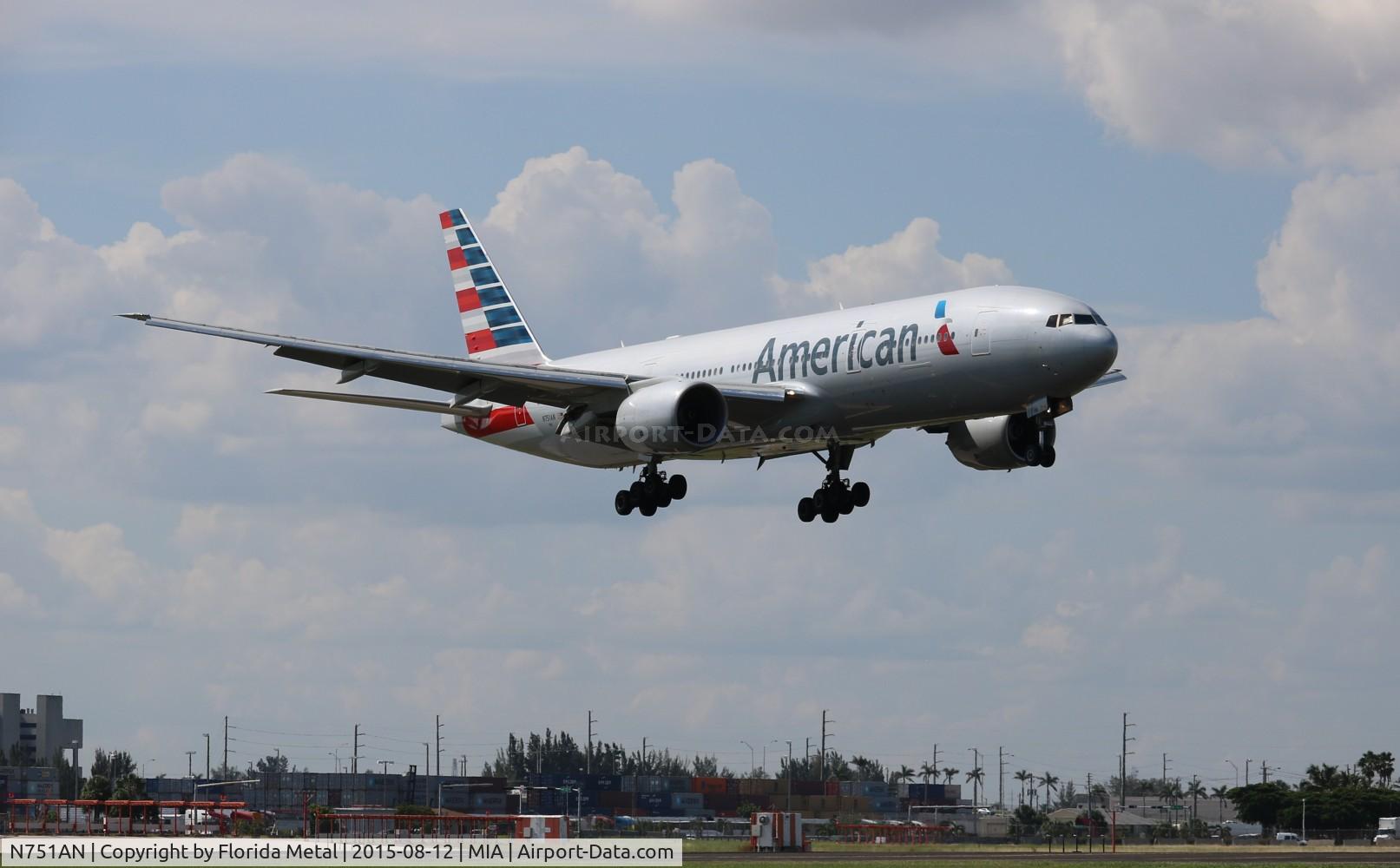 N751AN, 2001 Boeing 777-223 C/N 30798, American