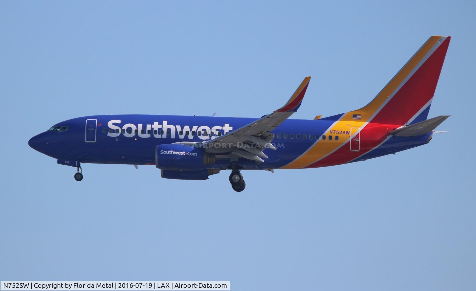 N752SW, 1999 Boeing 737-7H4 C/N 29804, Southwest