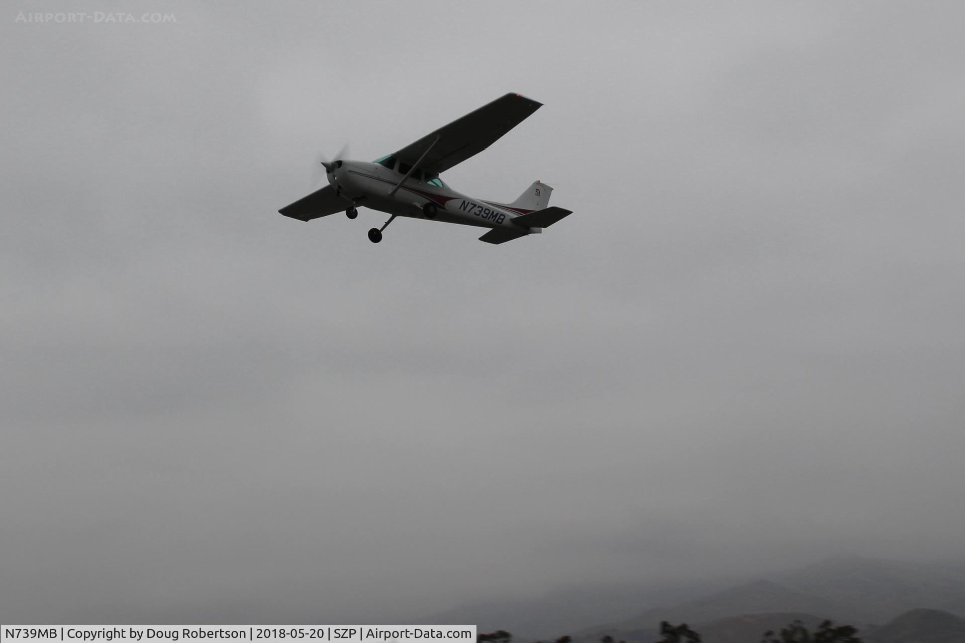 N739MB, 1978 Cessna 172N C/N 17270641, 1978 Cessna 172N SKYHAWK, Lycoming O-320-H2AD 160 Hp, fast overflight Rwy 22