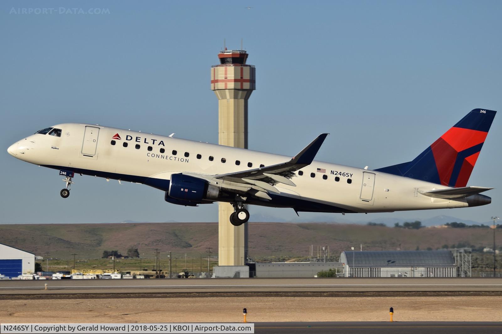 N246SY, 2016 Embraer 175LR (ERJ-170-200LR) C/N 17000607, Take off from RWY 10L.