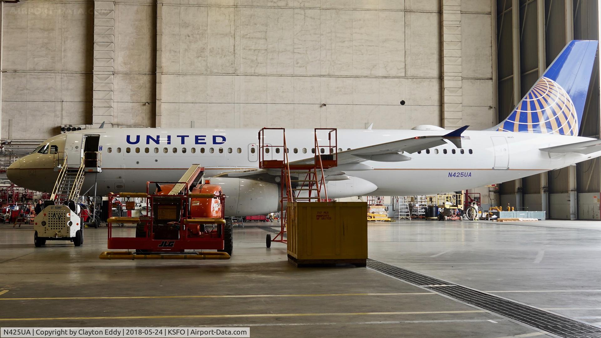 N425UA, 1995 Airbus A320-232 C/N 508, SFO 2018.