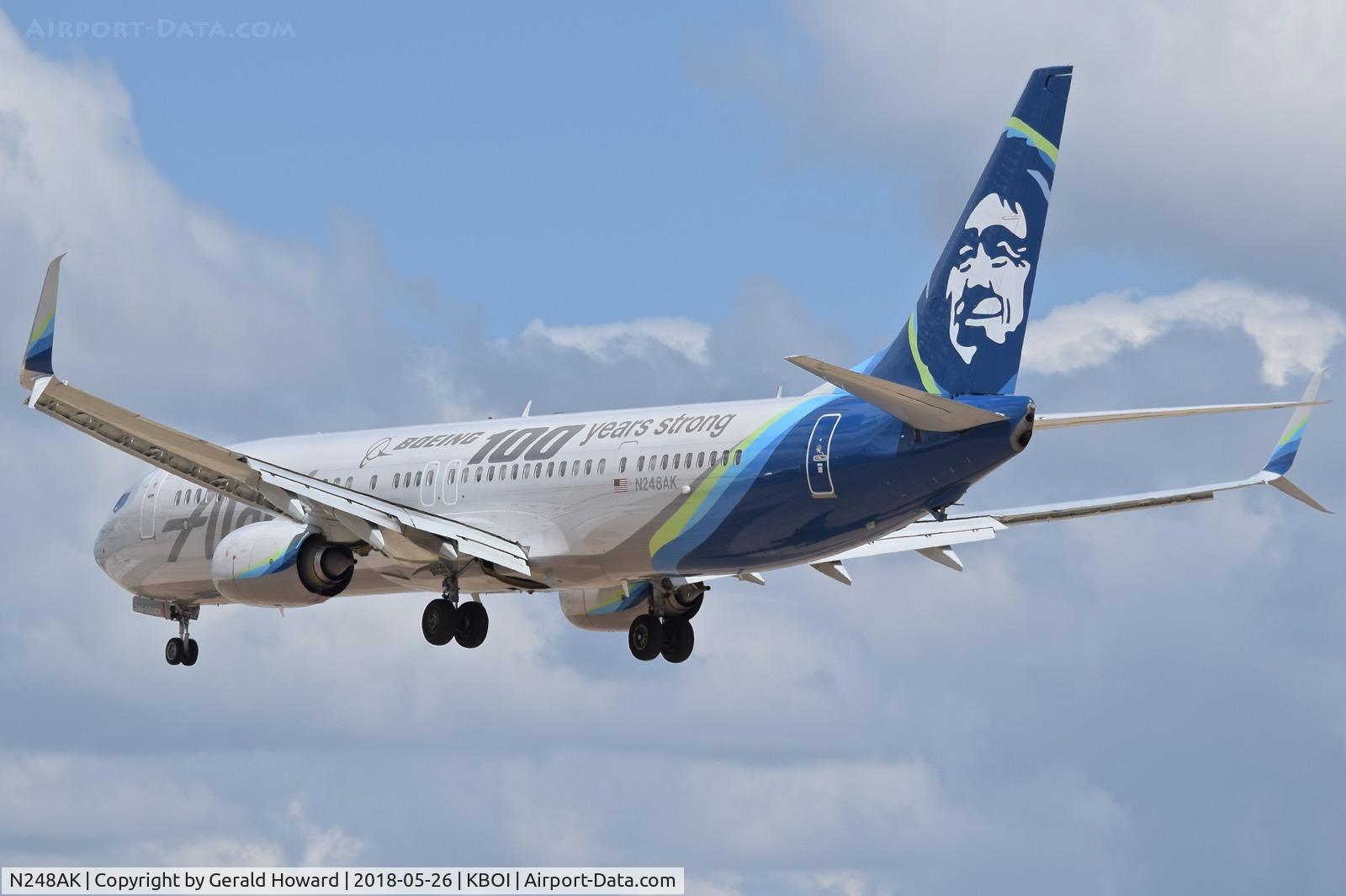 N248AK, 2016 Boeing 737-990/ER C/N 62469, Final for RWY 28R.