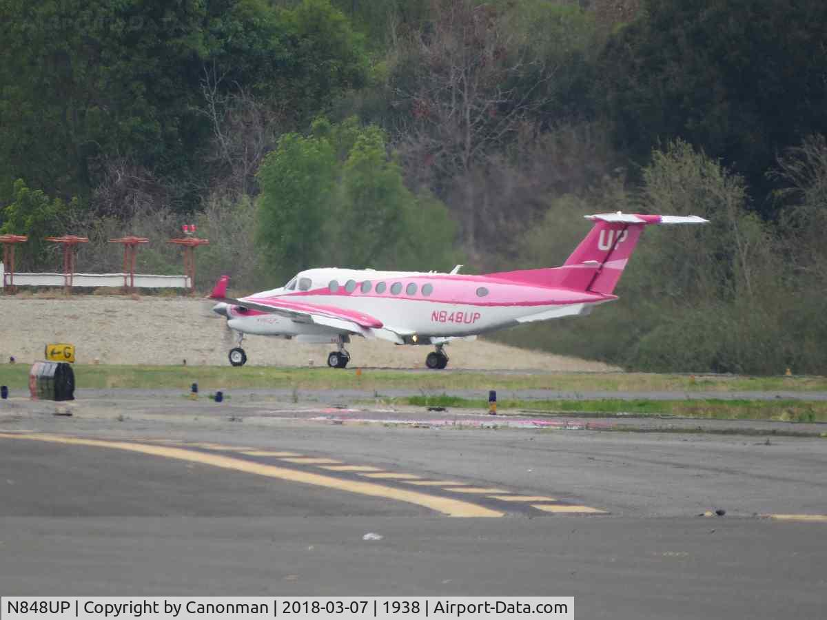N848UP, 2015 Beechcraft 350 King Air C/N FL-1004, Exiting runway