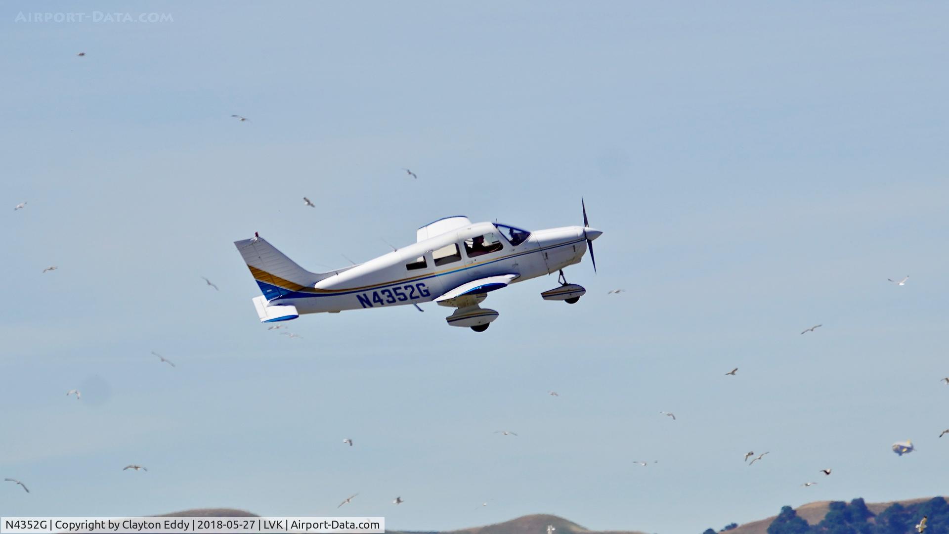 N4352G, 1984 Piper PA-28-161 C/N 28-8416074, Livermore Airport California 2018.