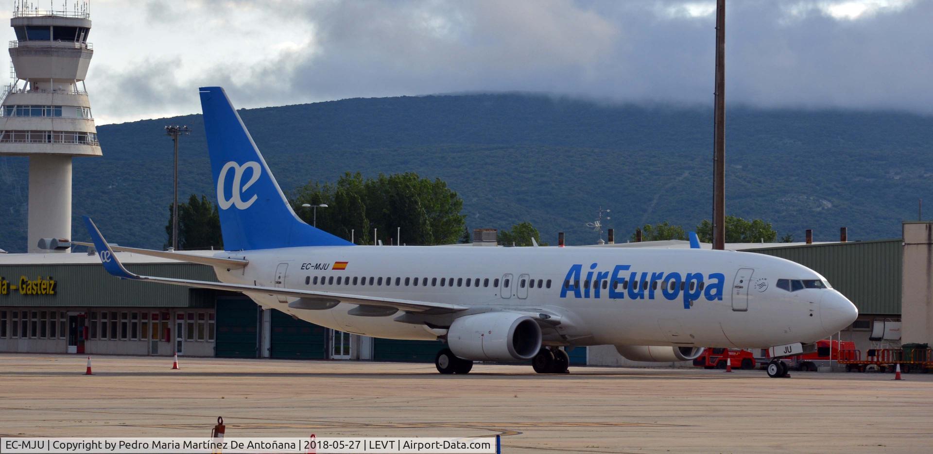 EC-MJU, 2016 Boeing 737-85P C/N 60584, Foronda - Vitoria-Gasteiz - Euskadi - España