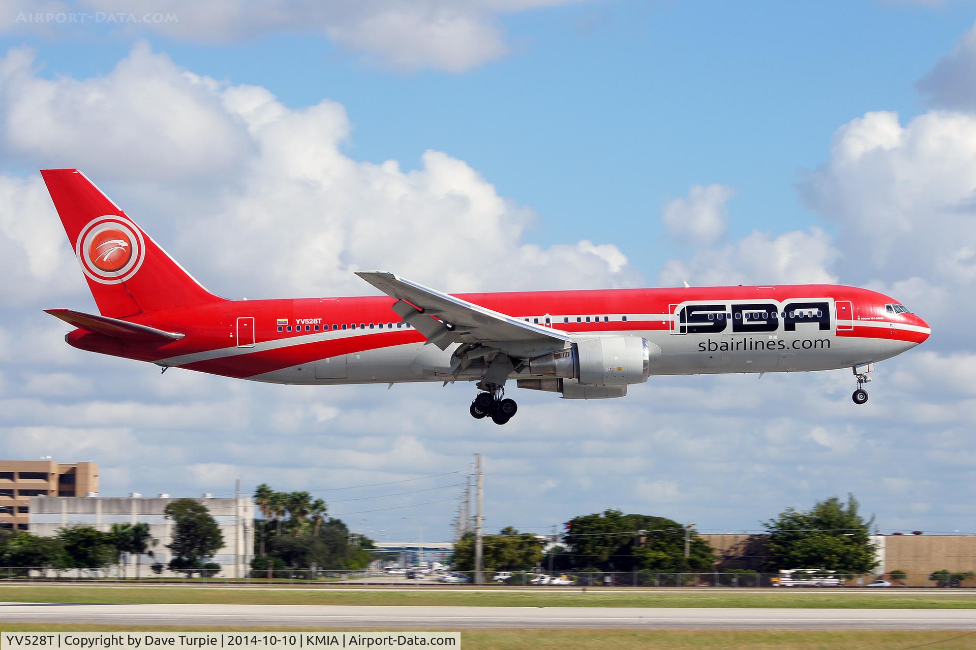 YV528T, Boeing 767-300/ER C/N 24349, Old livery.