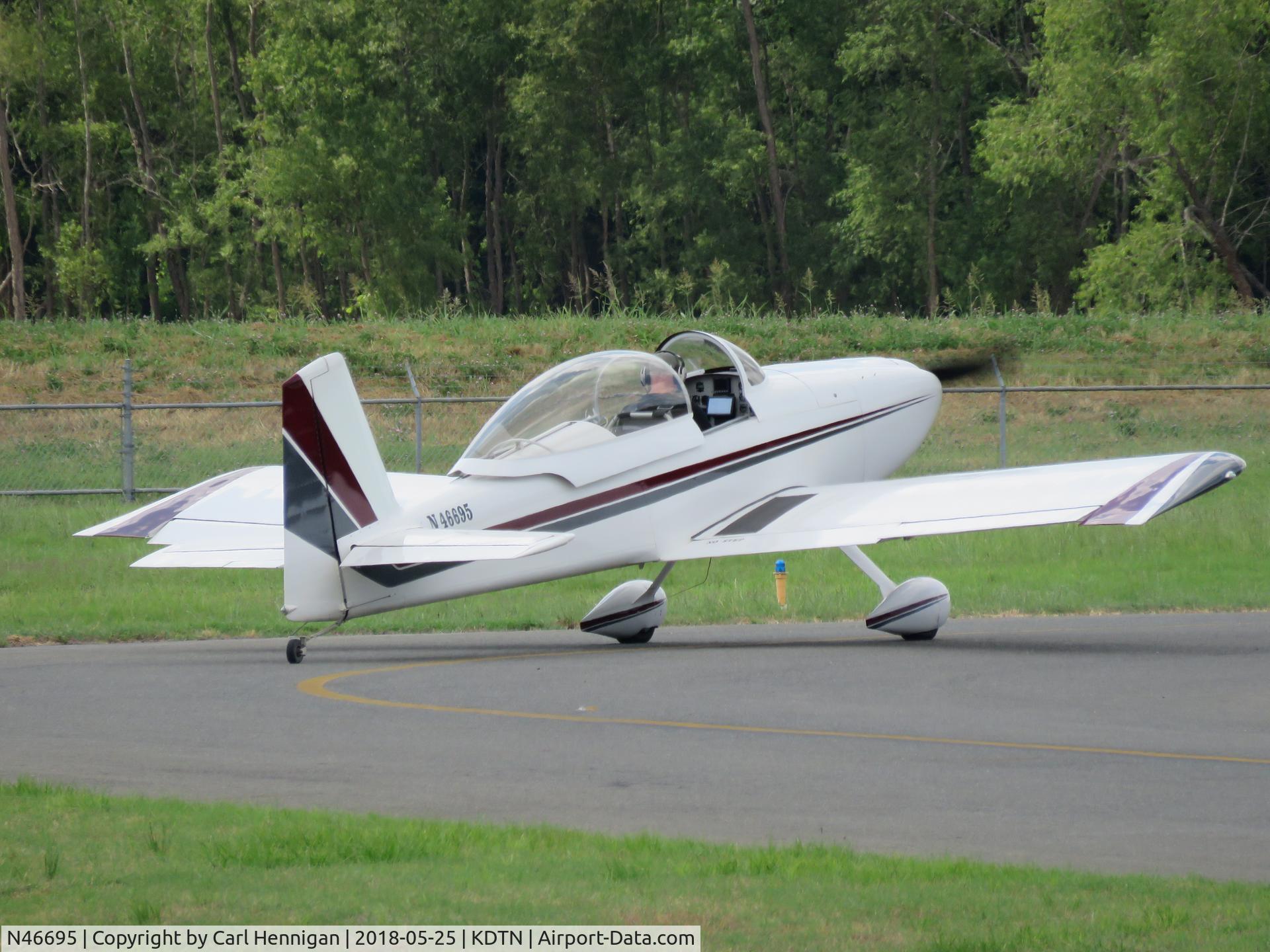 N46695, 2005 Vans RV-8 C/N 82104, Ready for take off and holding short runway 14.