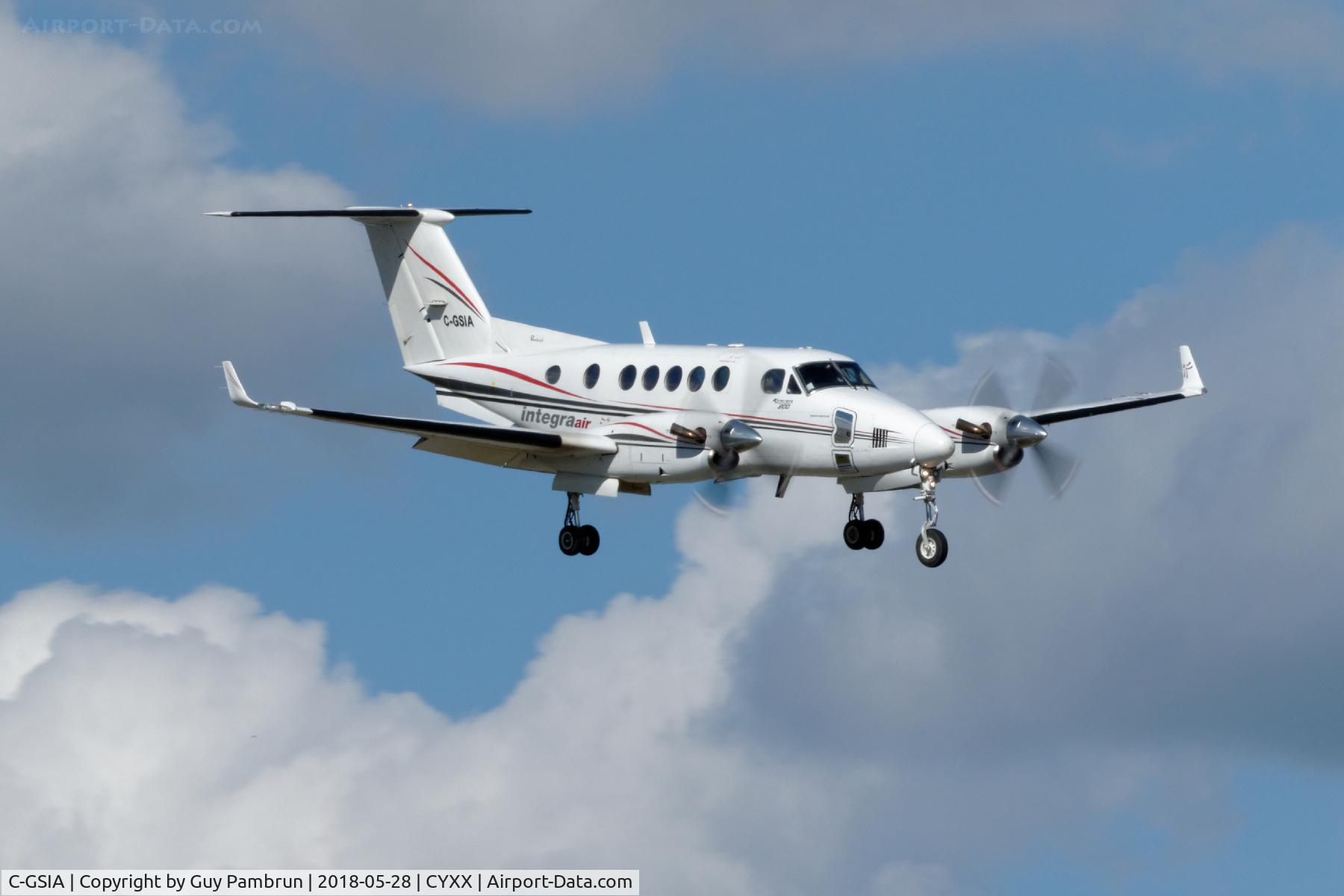 C-GSIA, 1978 Beech 200 Super King Air C/N BB-373, Landing