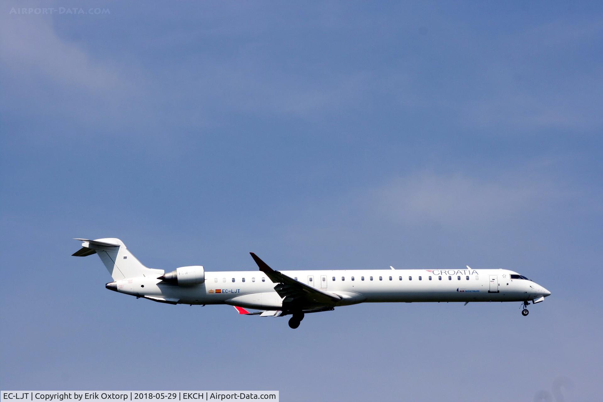 EC-LJT, 2010 Bombardier CRJ-1000ER NG (CL-600-2E25) C/N 19005, EC-LJT landing rw 04L