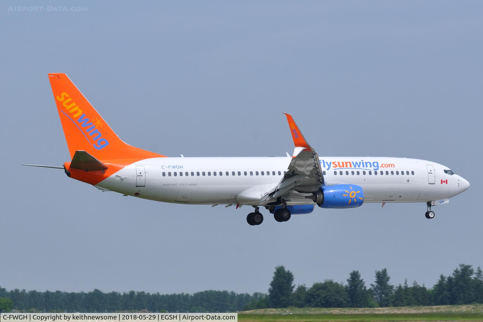 C-FWGH, 2011 Boeing 737-86J C/N 37752, Arriving from Majorca.