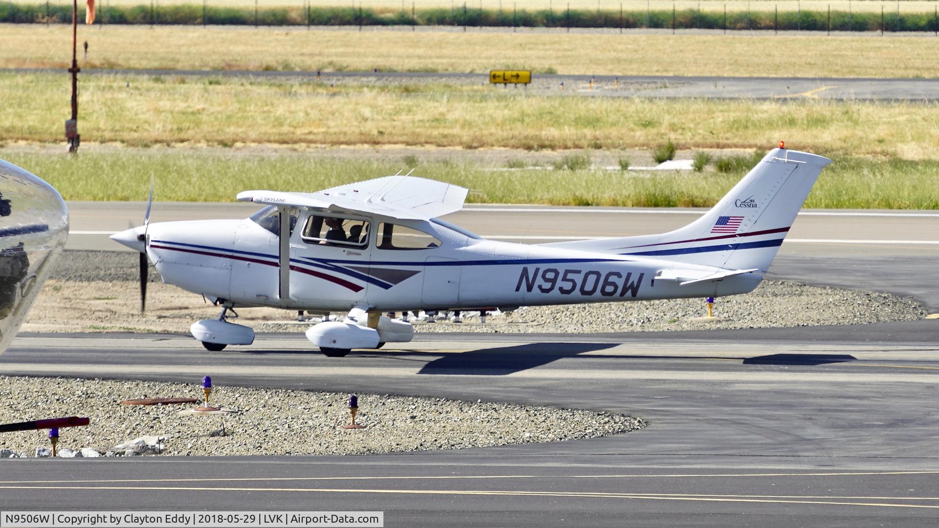 N9506W, 1997 Cessna 182S Skylane C/N 18280110, Livermore Airport California 2018.