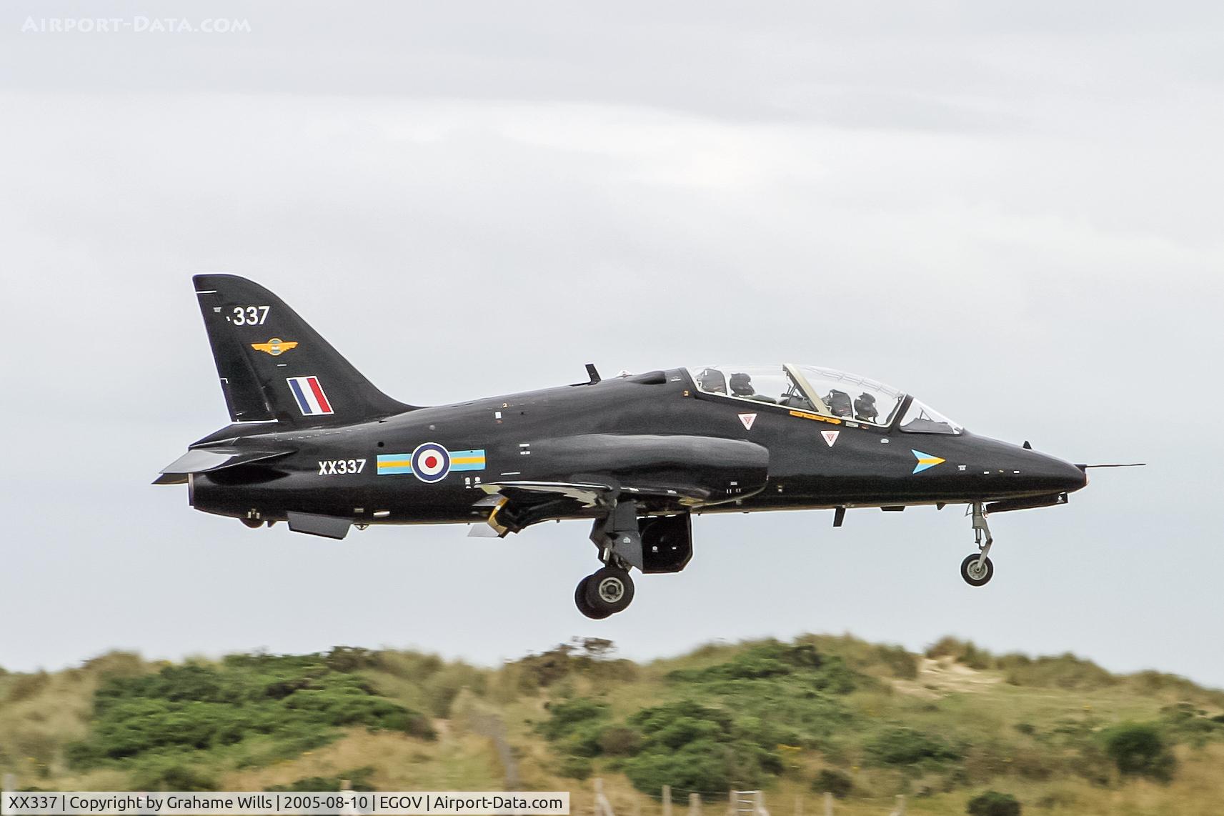 XX337, 1980 Hawker Siddeley Hawk T.1A C/N 312161/186, BAe Hawk T1A XX337 208 [Reserve] Sqd RAF Valley 10/8/05