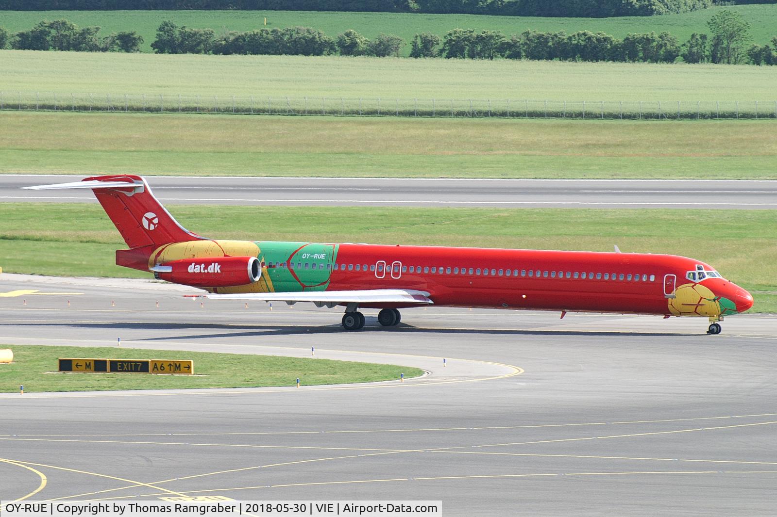 OY-RUE, 1990 McDonnell Douglas MD-83 (DC-9-83) C/N 49936, DAT - Danish Air Transport MD83