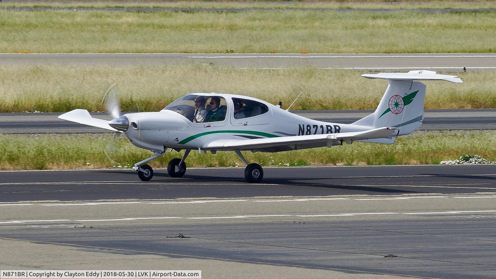 N871BR, 2013 Diamond DA-40 Diamond Star Diamond Star C/N 40.1190, Livermore Airport California 2018.